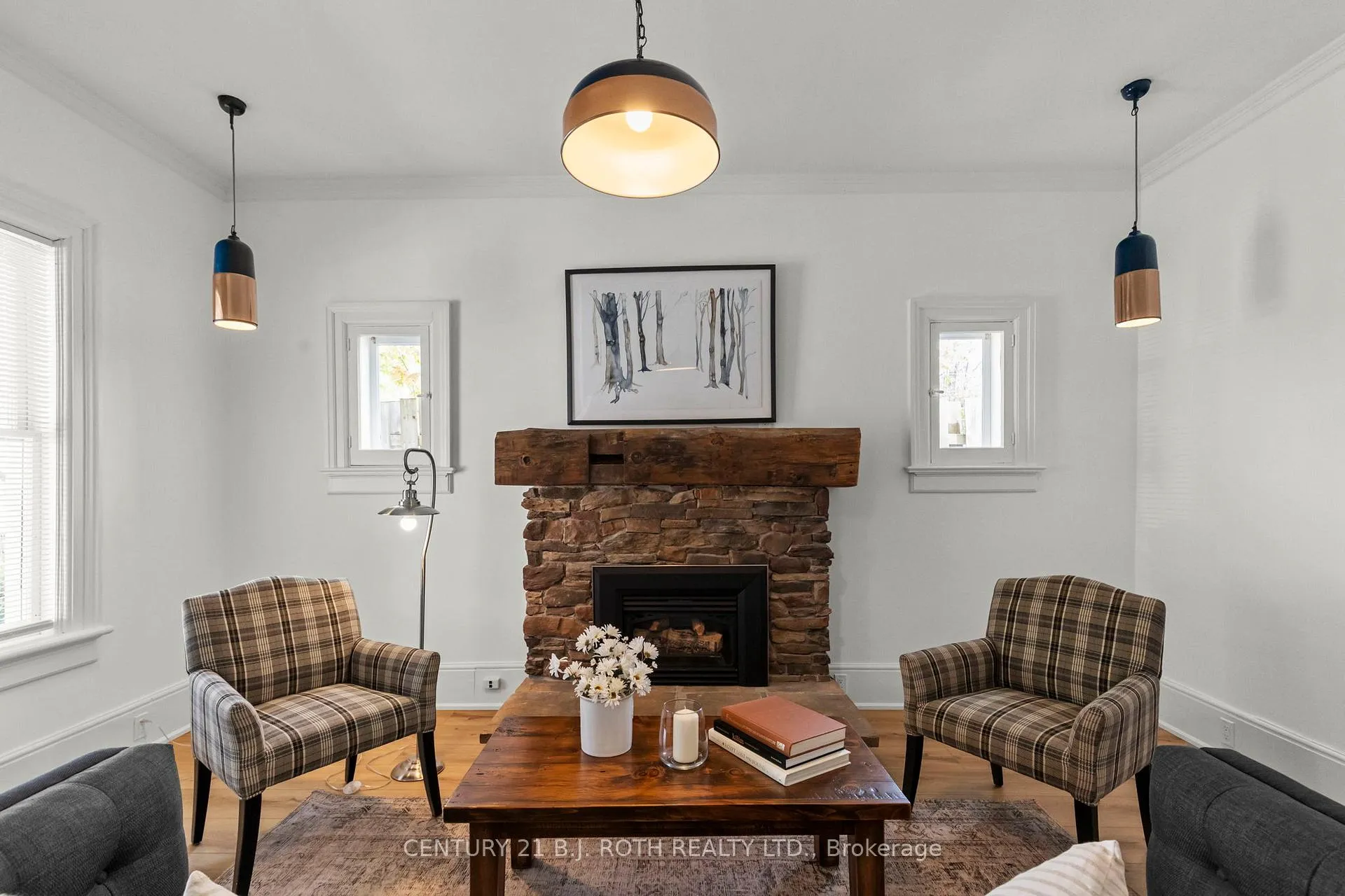 Photo 7 of 13 Nelson Square E, Barrie, North Shore — HOMEH