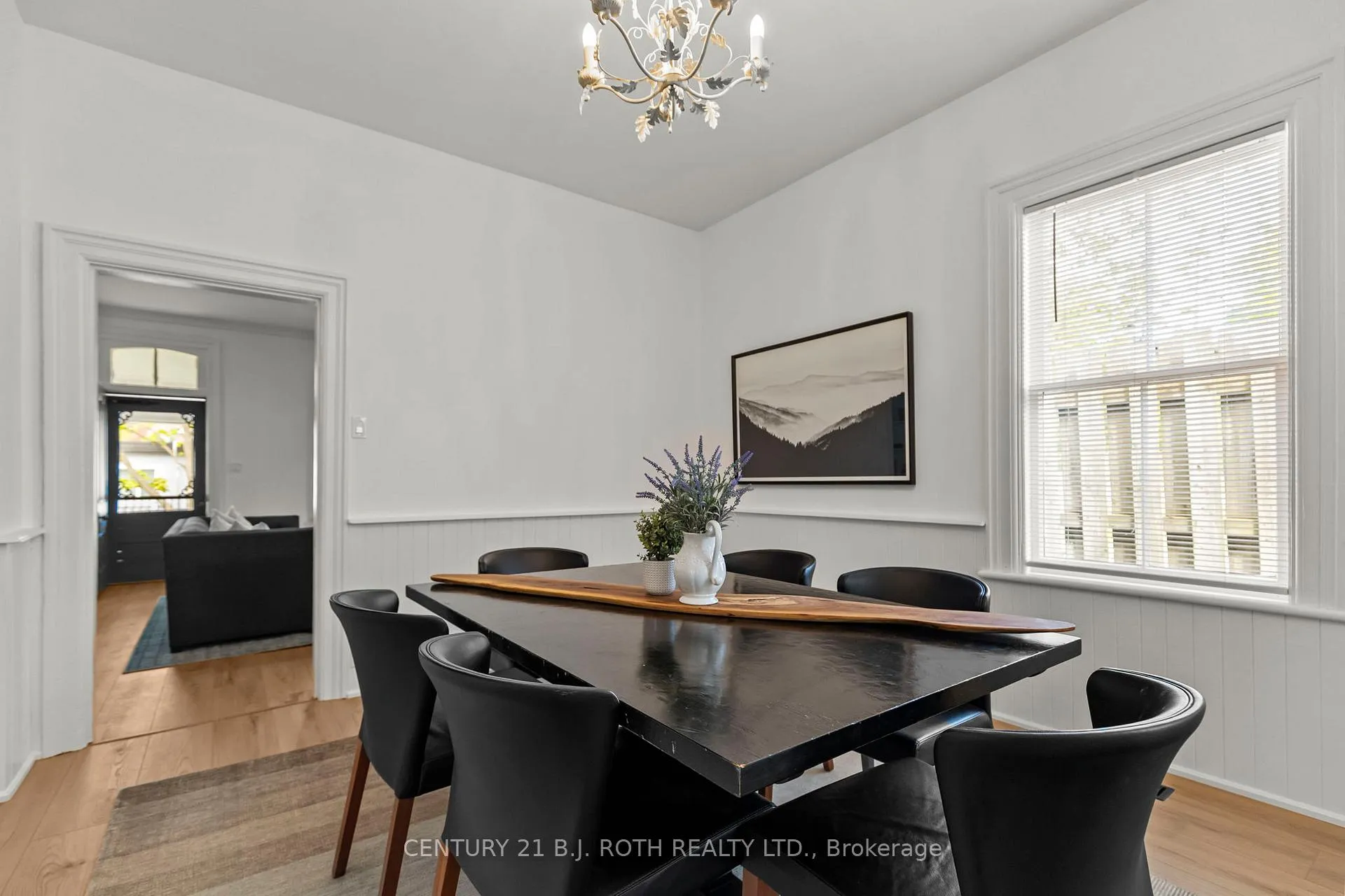 Photo 18 of 13 Nelson Square E, Barrie, North Shore — HOMEH