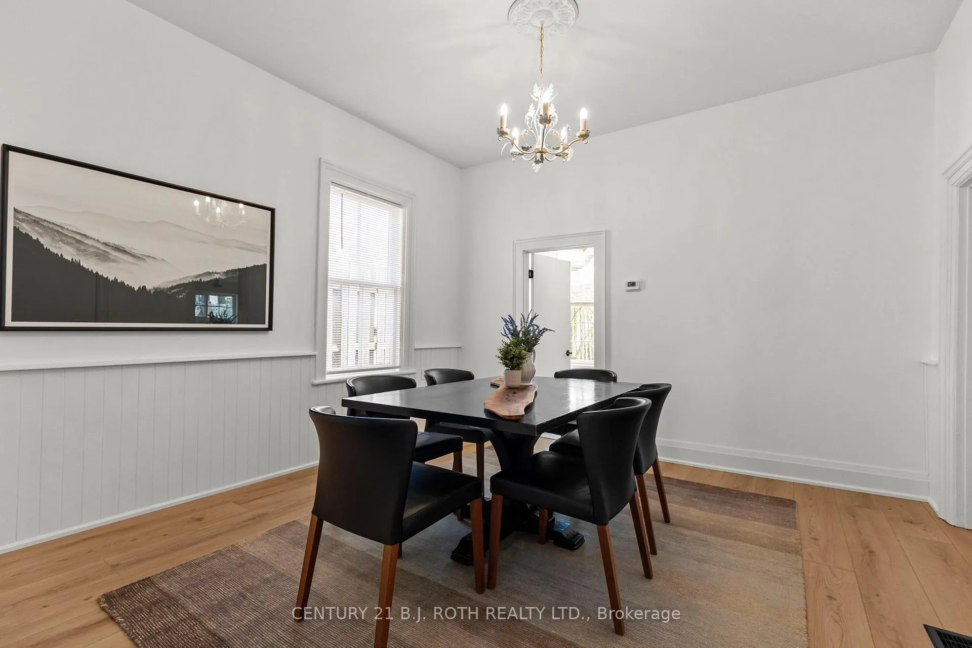Photo 19 of 13 Nelson Square E, Barrie, North Shore — HOMEH