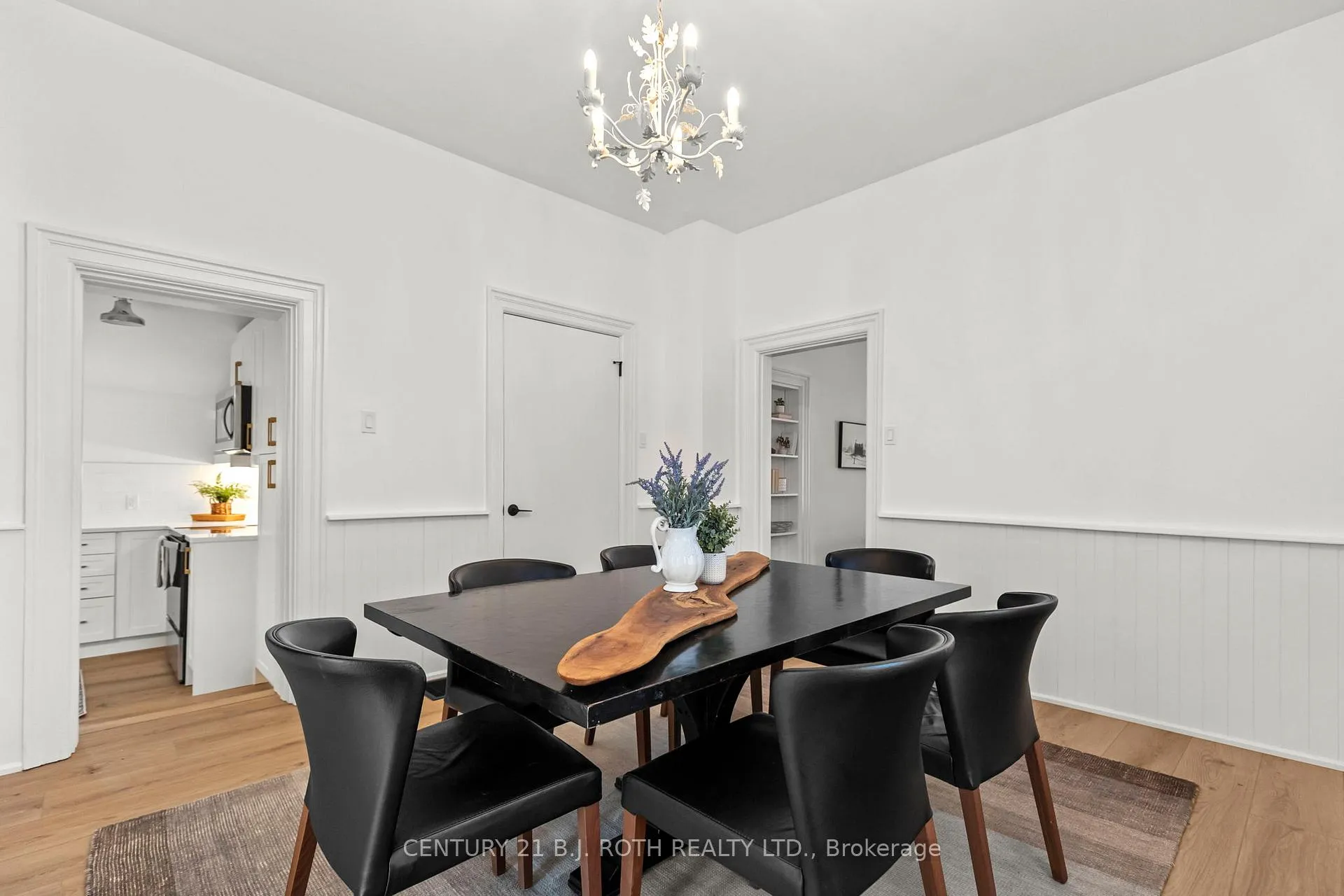 Photo 20 of 13 Nelson Square E, Barrie, North Shore — HOMEH