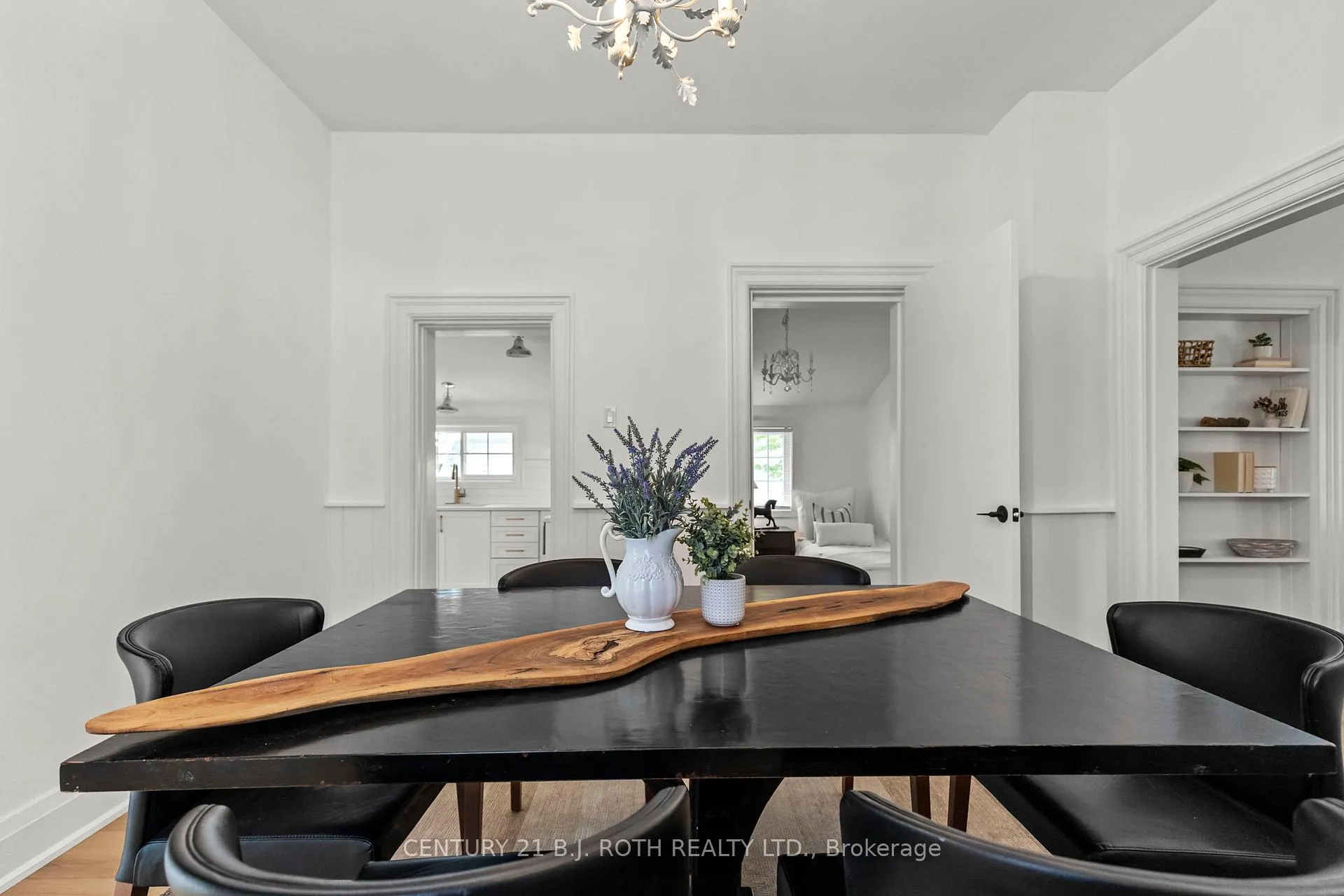 Photo 21 of 13 Nelson Square E, Barrie, North Shore — HOMEH