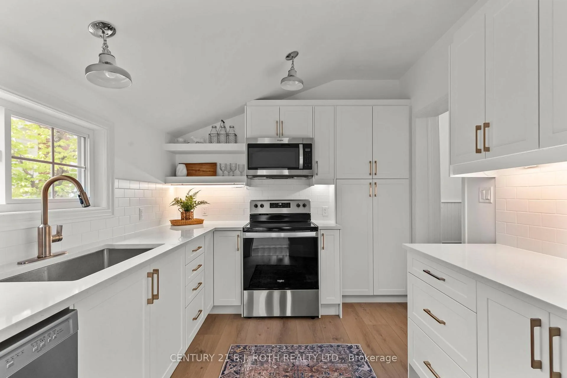 Photo 29 of 13 Nelson Square E, Barrie, North Shore — HOMEH