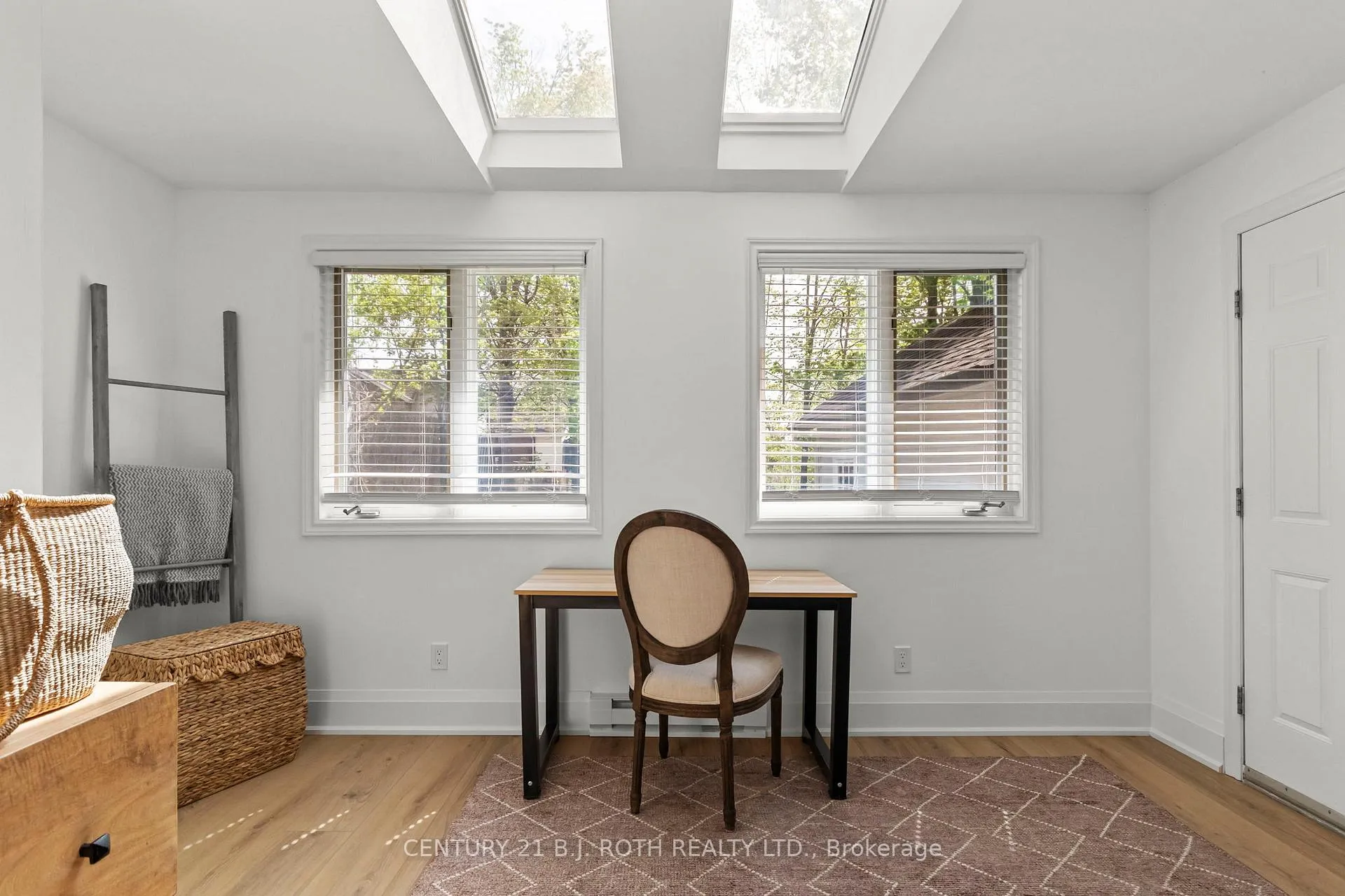 Photo 36 of 13 Nelson Square E, Barrie, North Shore — HOMEH