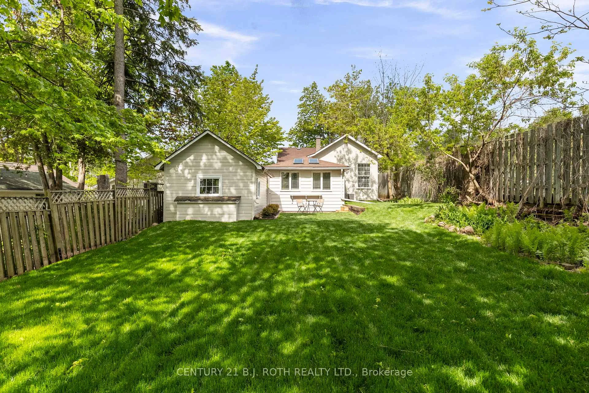 Photo 38 of 13 Nelson Square E, Barrie, North Shore — HOMEH