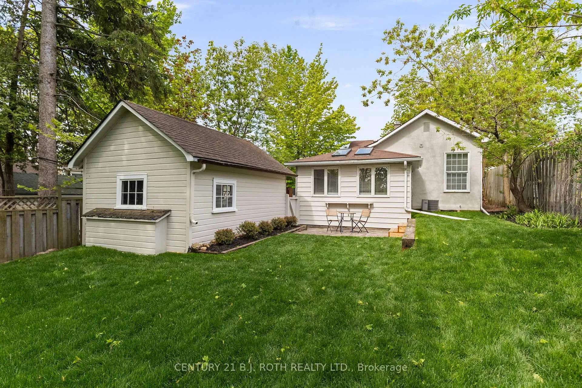 Photo 39 of 13 Nelson Square E, Barrie, North Shore — HOMEH