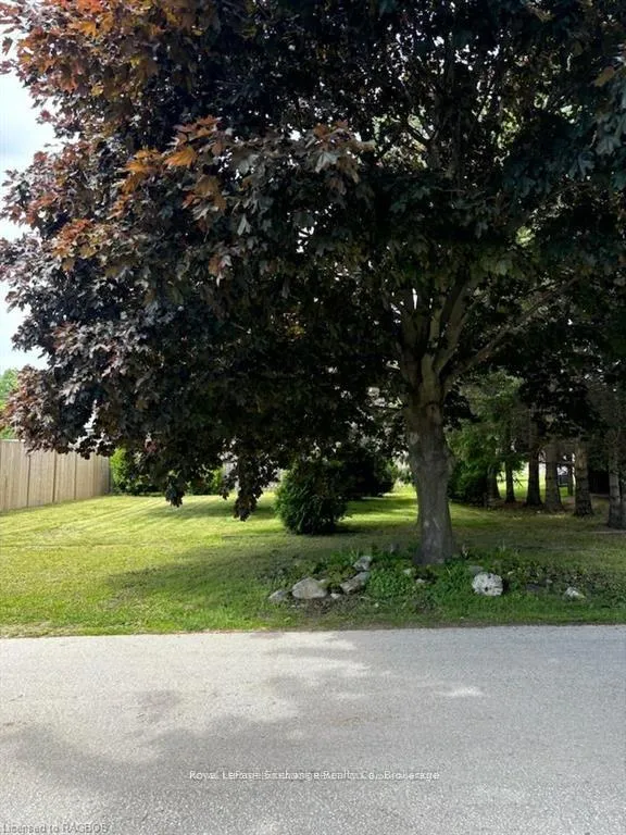 Photo 4 of 409 Wall Street, Kincardine — HOMEH