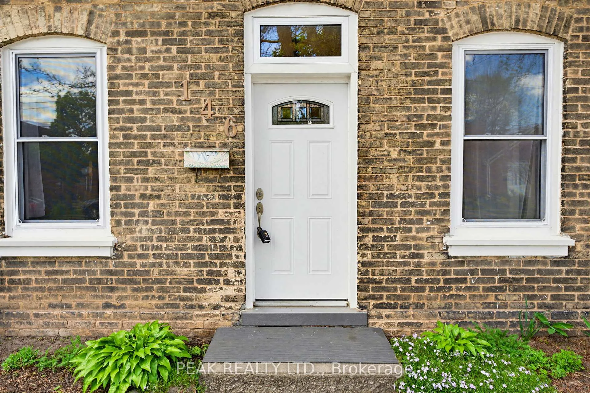 Photo 3 of 146 William Street, Brantford, North Ward — HOMEH