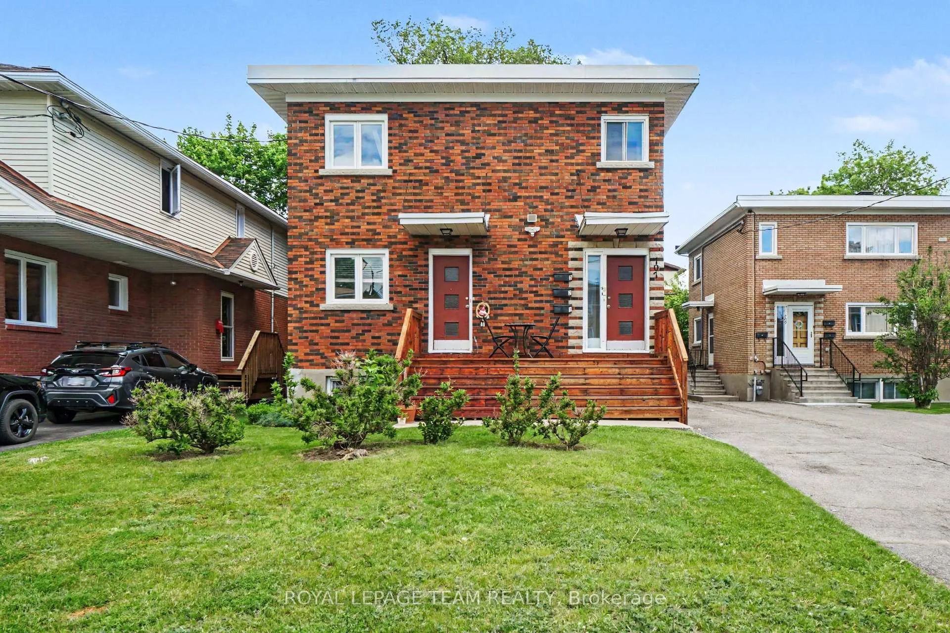 Photo 1 of 707 Edison Avenue, Ottawa, Laurentianview — HOMEH