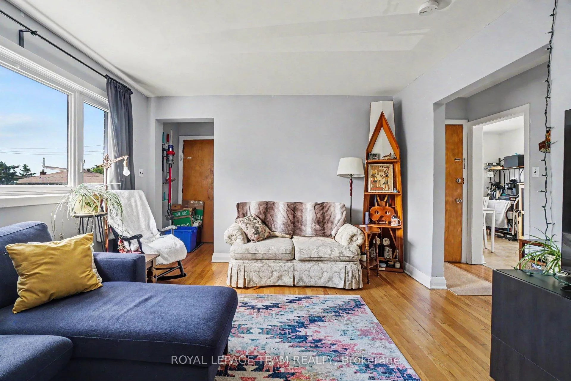 Photo 5 of 707 Edison Avenue, Ottawa, Laurentianview — HOMEH