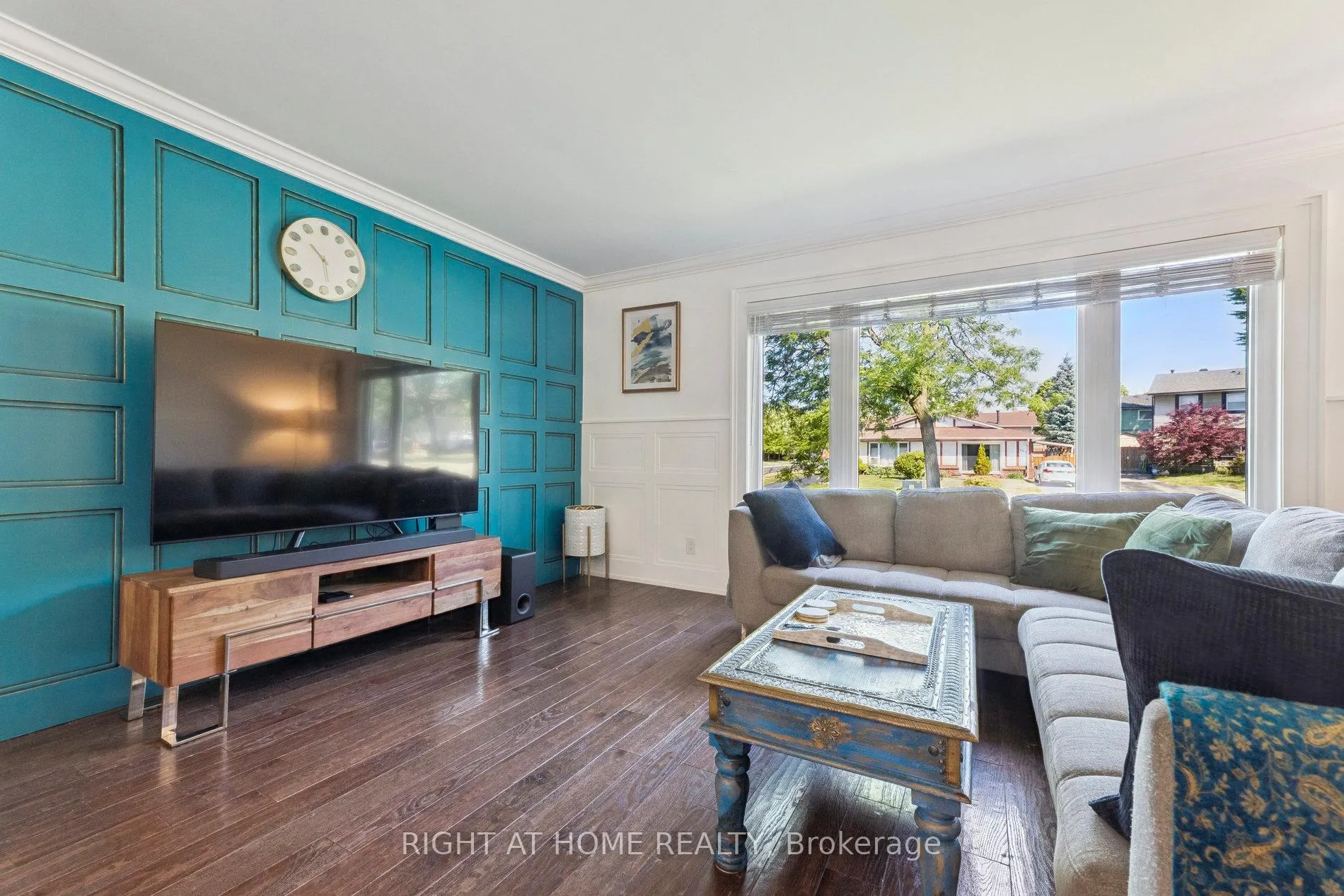 Photo 6 of 403 Chandos Court, Oshawa, Lakeview — HOMEH