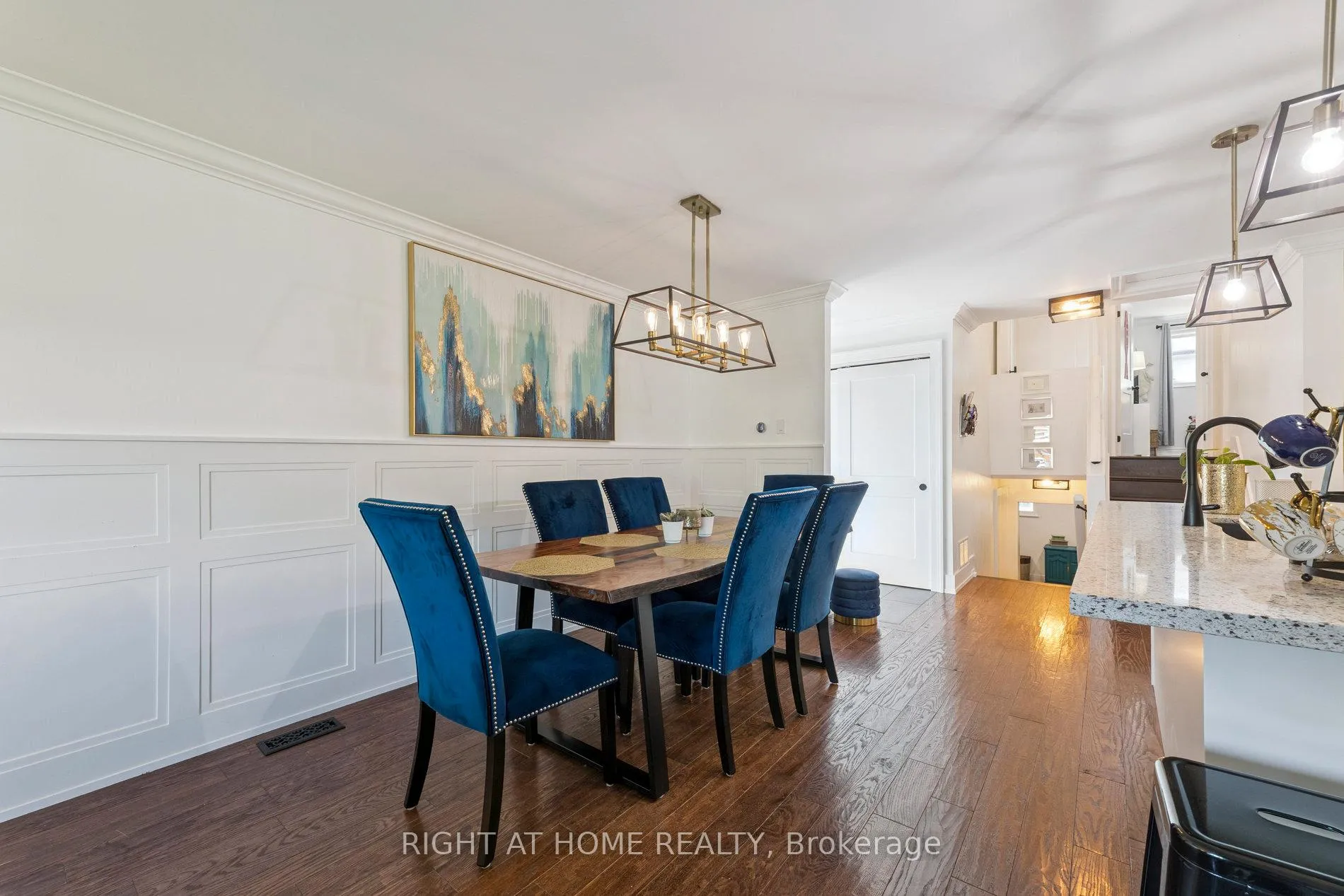 Photo 11 of 403 Chandos Court, Oshawa, Lakeview — HOMEH