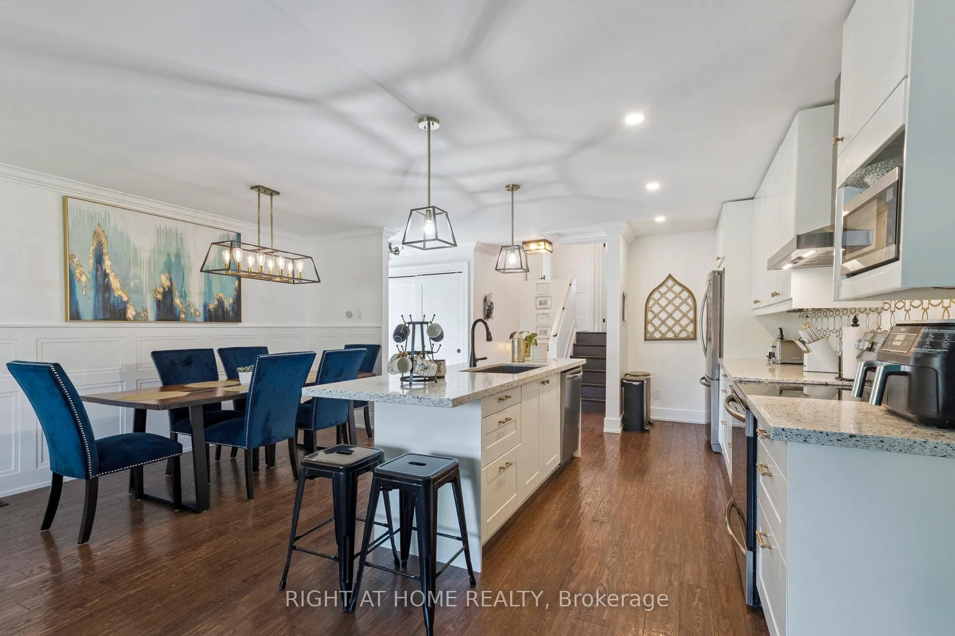 Photo 12 of 403 Chandos Court, Oshawa, Lakeview — HOMEH