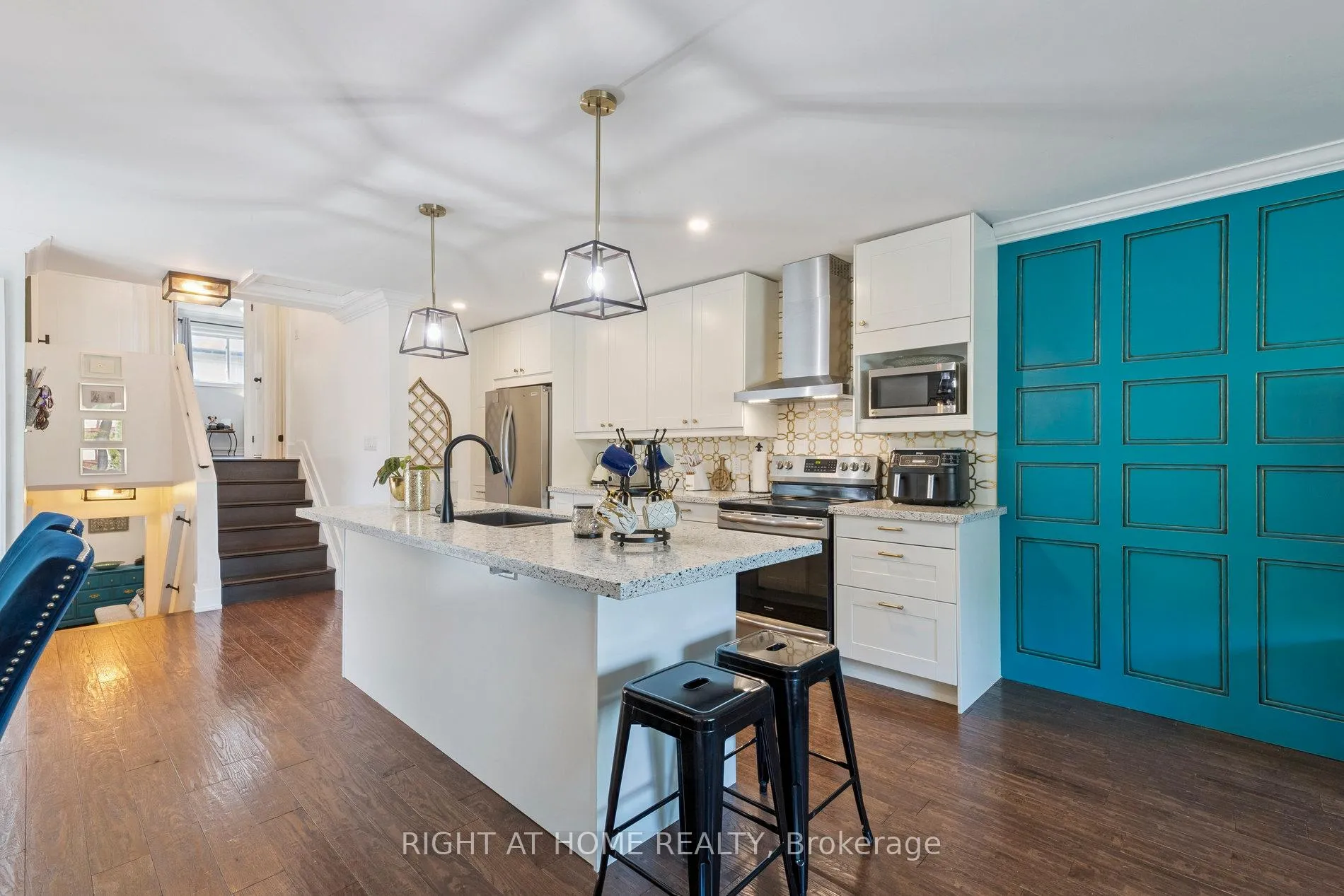 Photo 14 of 403 Chandos Court, Oshawa, Lakeview — HOMEH