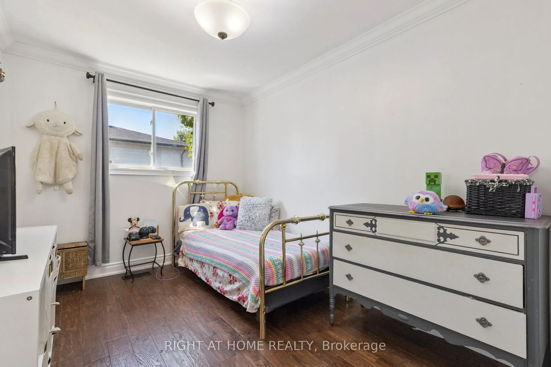 Photo 16 of 403 Chandos Court, Oshawa, Lakeview — HOMEH