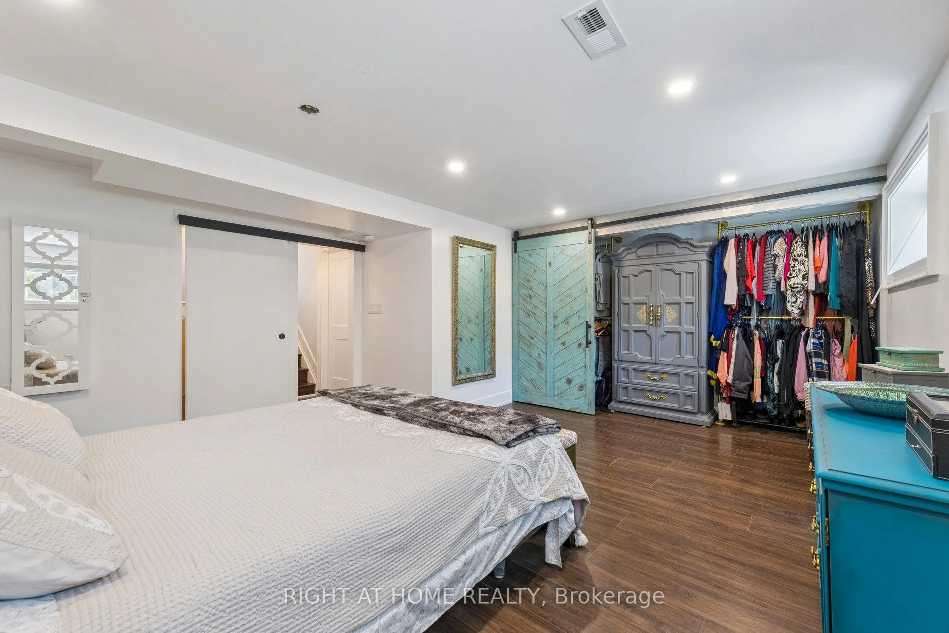 Photo 22 of 403 Chandos Court, Oshawa, Lakeview — HOMEH