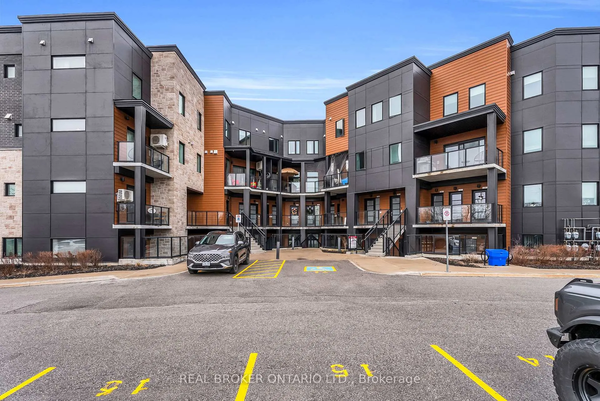 Photo 3 of Unit 311, 17 Centre Street, Orangeville — HOMEH