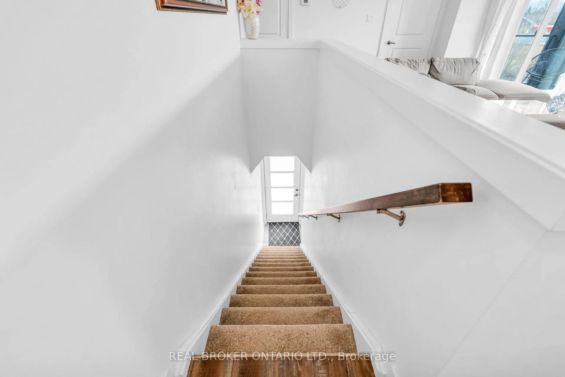 Photo 7 of Unit 311, 17 Centre Street, Orangeville — HOMEH