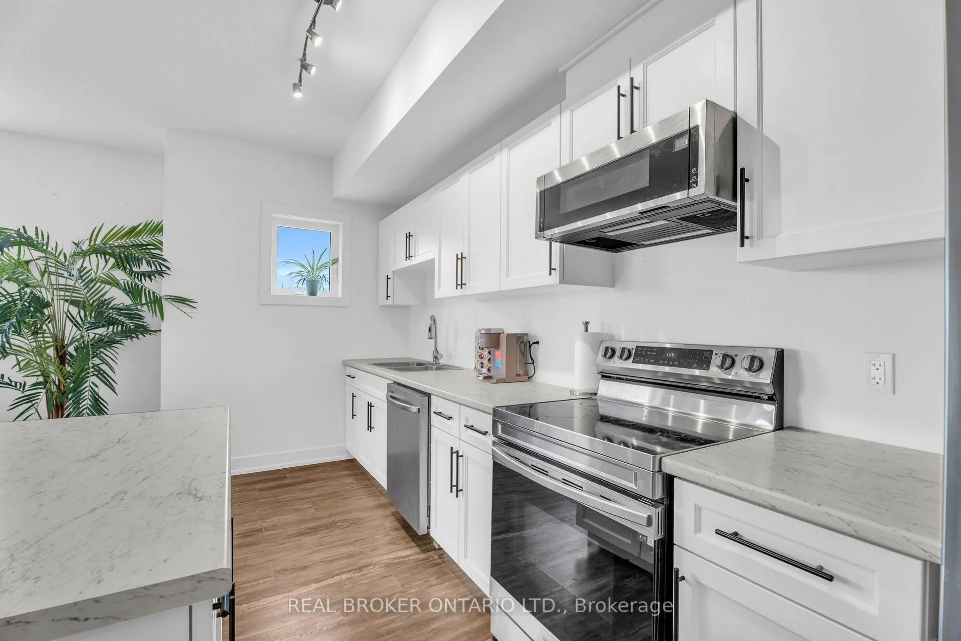 Photo 11 of Unit 311, 17 Centre Street, Orangeville — HOMEH
