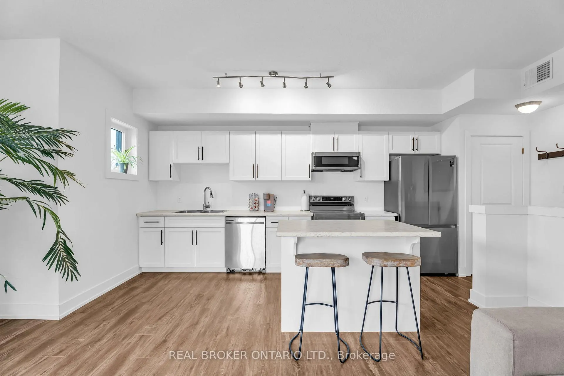 Photo 12 of Unit 311, 17 Centre Street, Orangeville — HOMEH