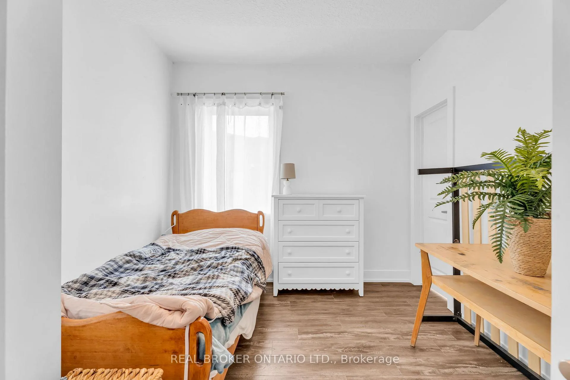 Photo 31 of Unit 311, 17 Centre Street, Orangeville — HOMEH