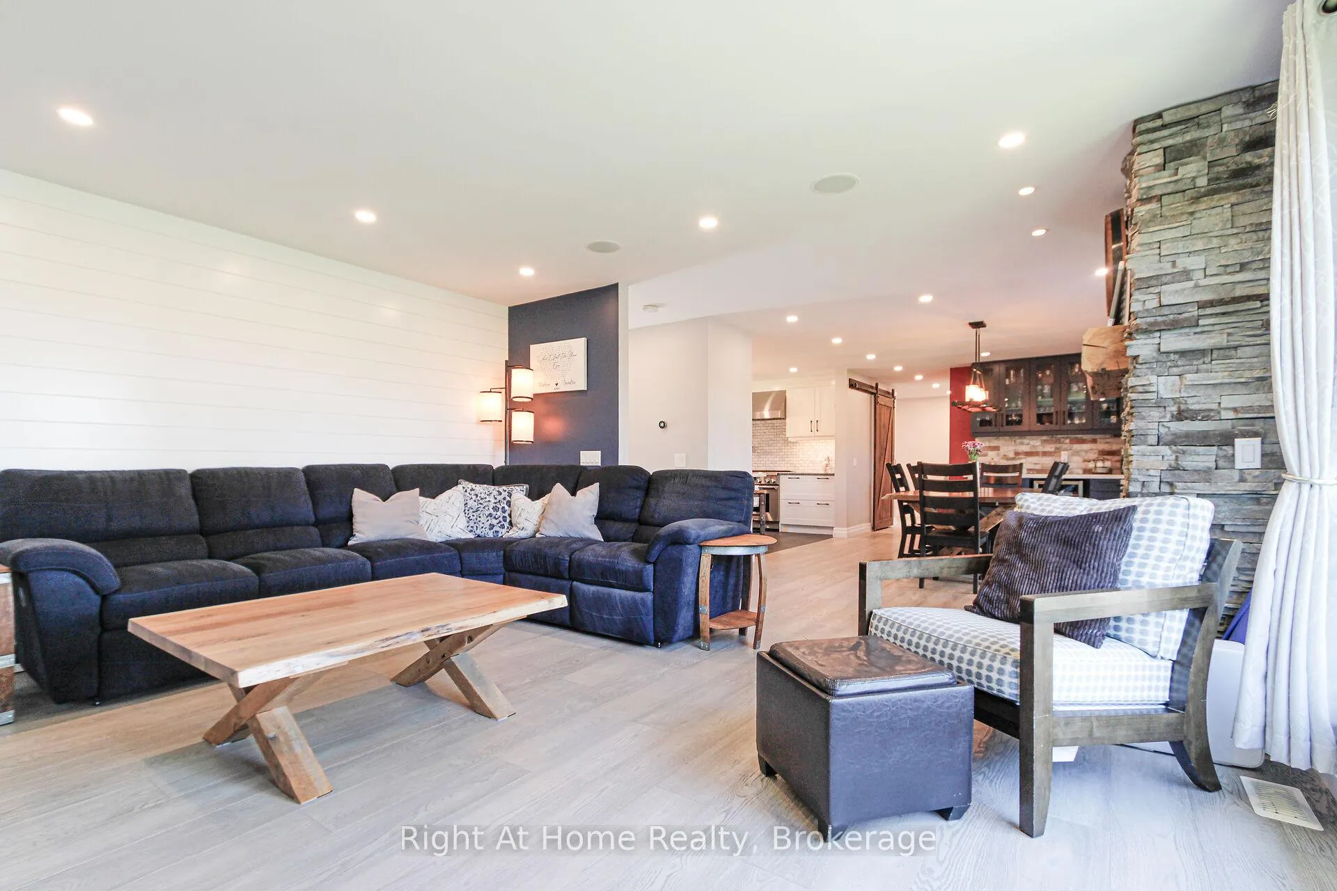 Photo 6 of 367 Golf Club Road, Hamilton, Rural Glanbrook — HOMEH