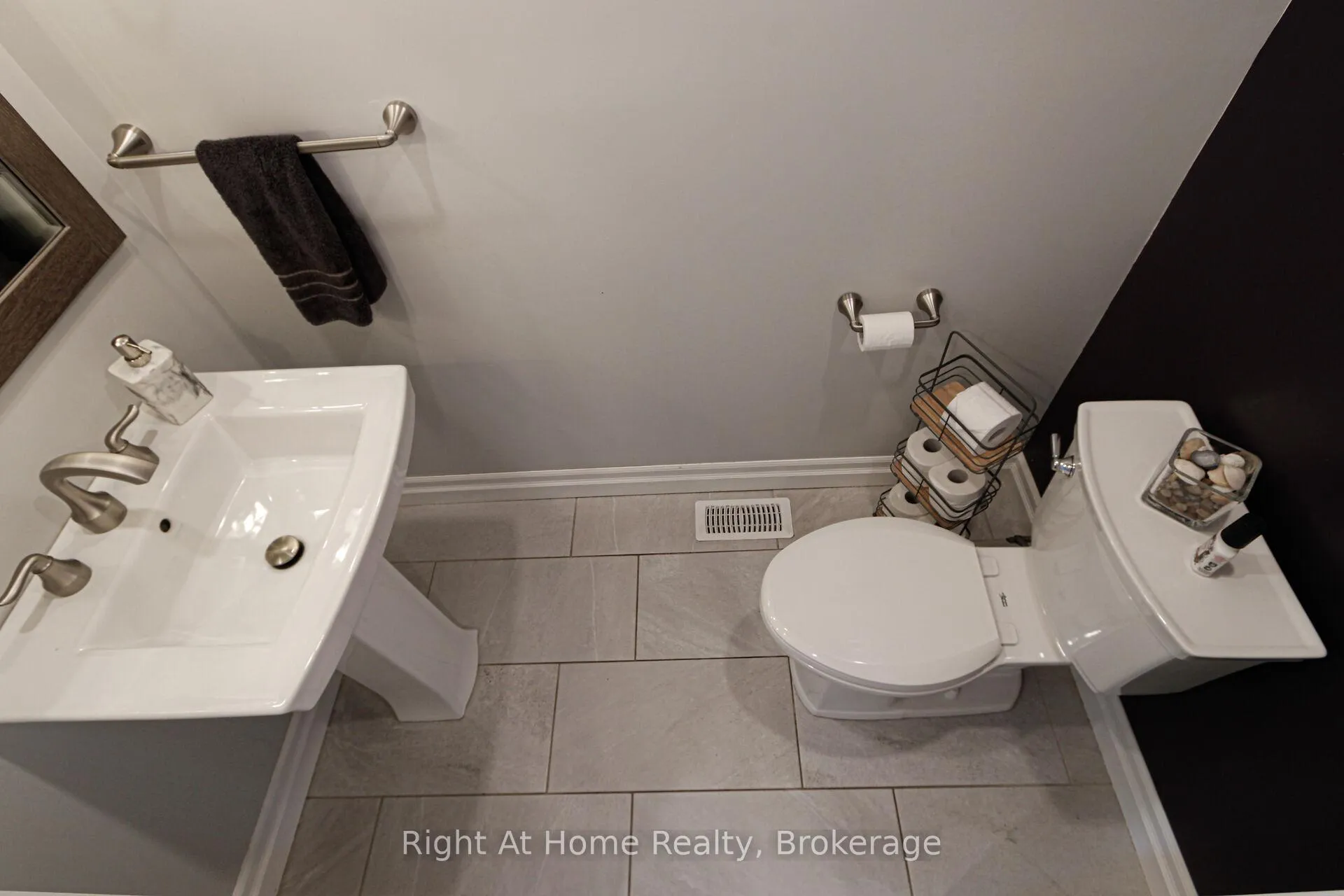 Photo 18 of 367 Golf Club Road, Hamilton, Rural Glanbrook — HOMEH