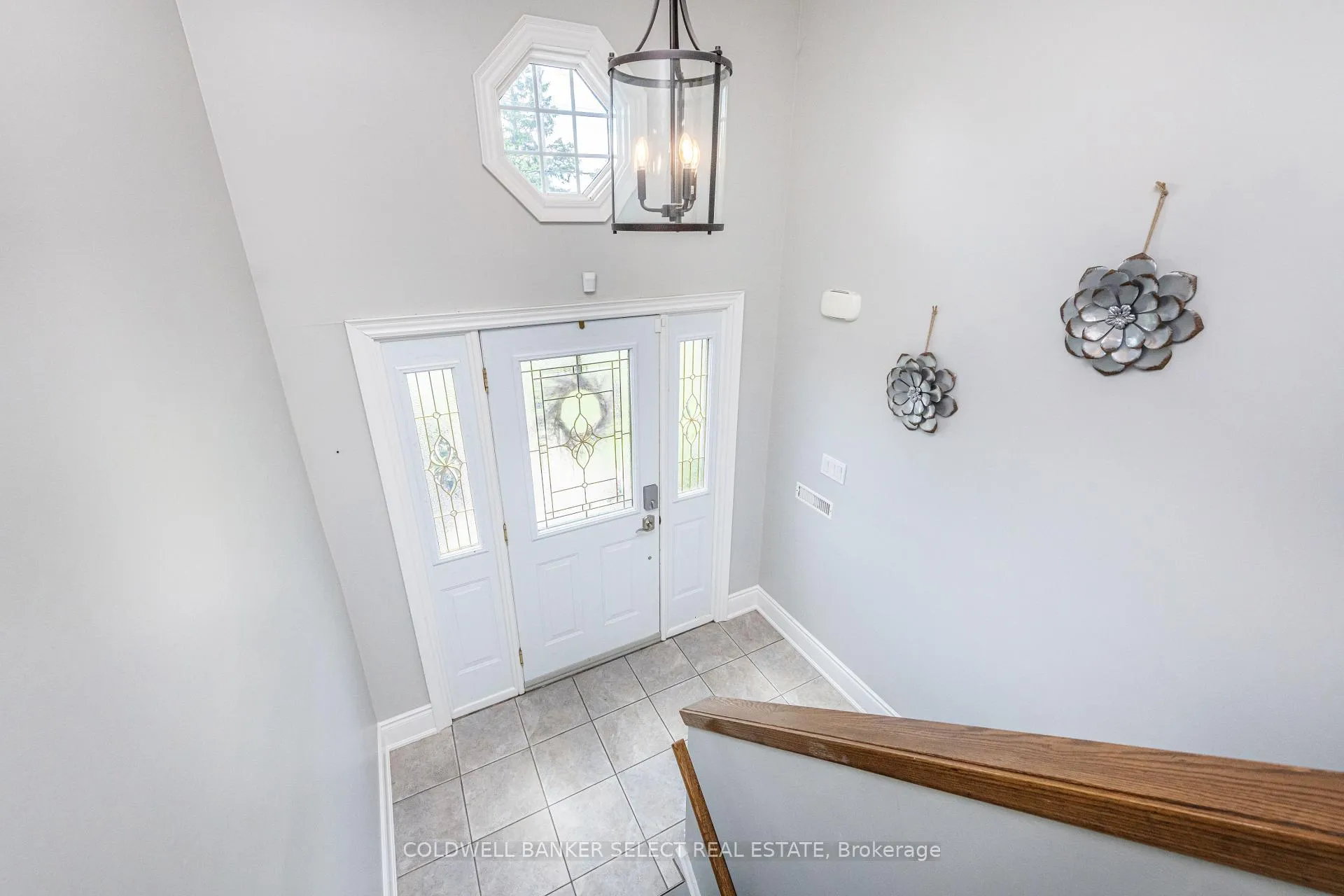 Photo 4 of 149 Ellwood Drive W, Caledon, Bolton West — HOMEH