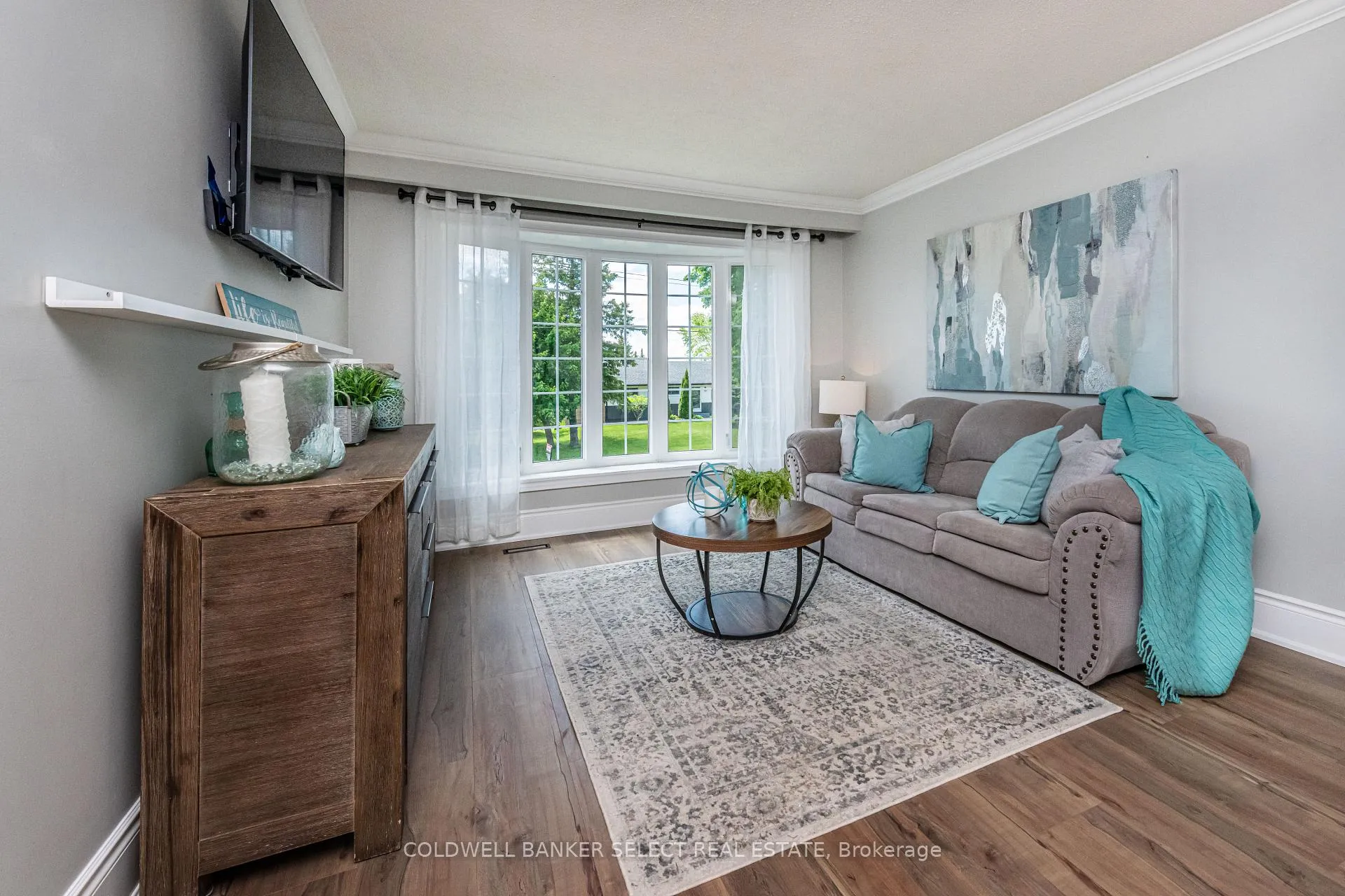 Photo 7 of 149 Ellwood Drive W, Caledon, Bolton West — HOMEH