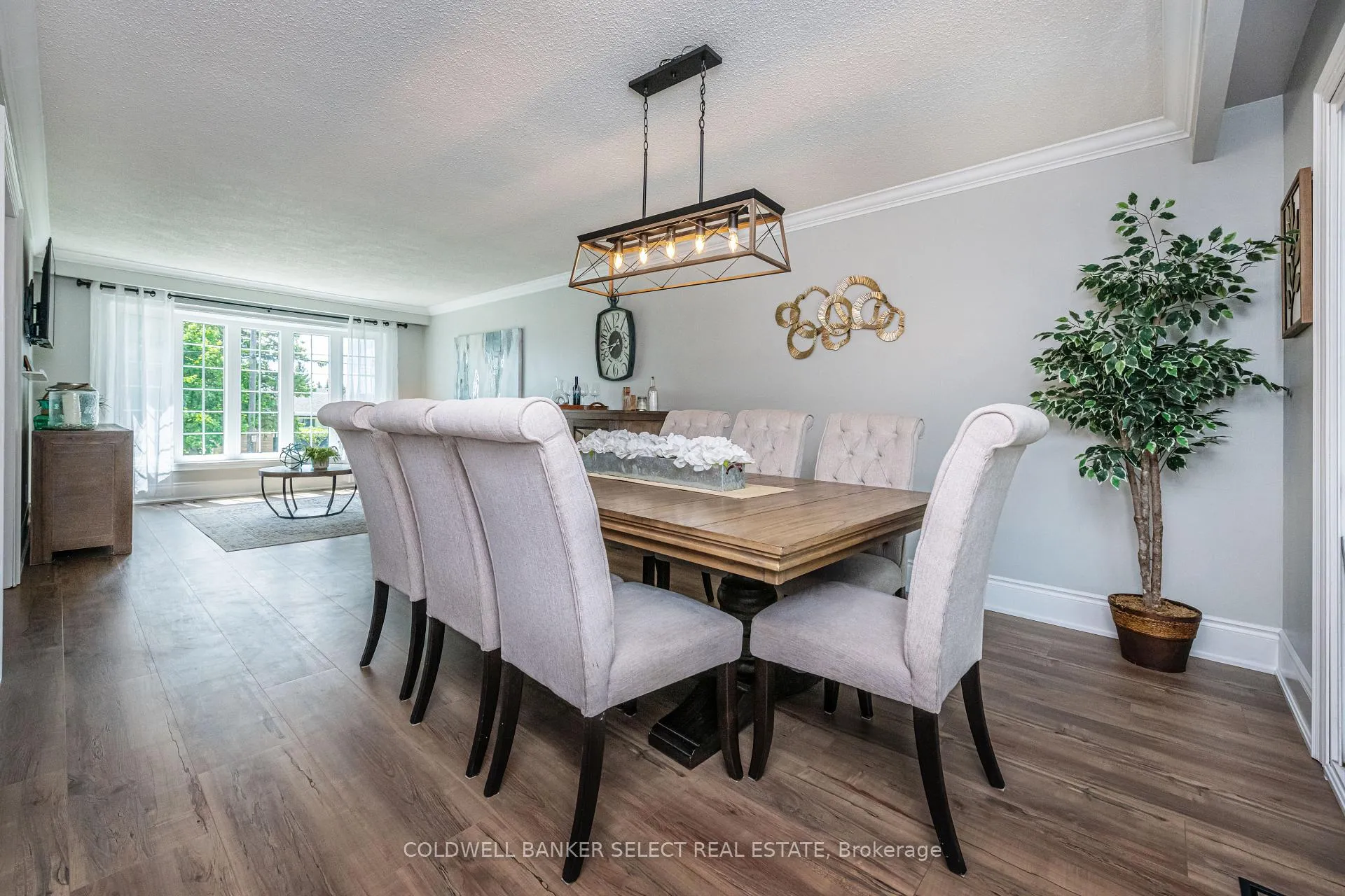 Photo 10 of 149 Ellwood Drive W, Caledon, Bolton West — HOMEH