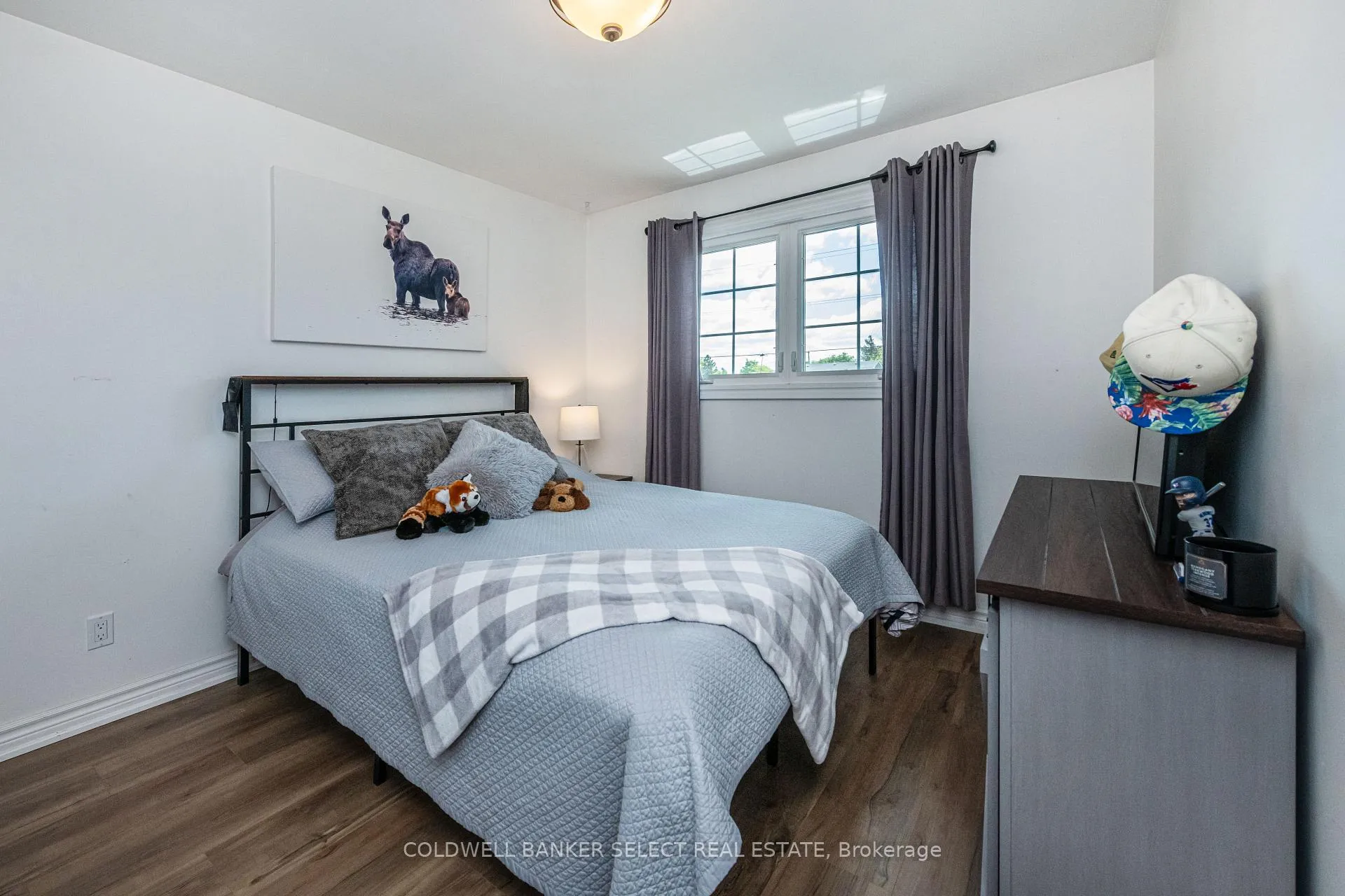 Photo 17 of 149 Ellwood Drive W, Caledon, Bolton West — HOMEH