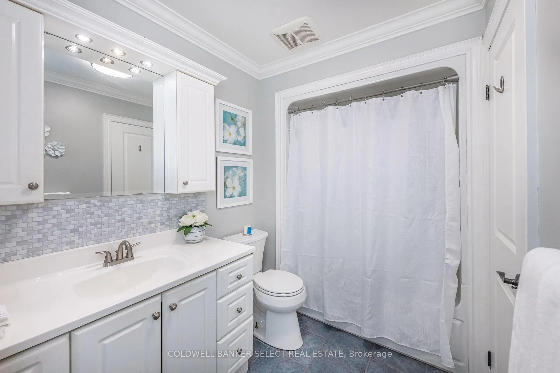 Photo 18 of 149 Ellwood Drive W, Caledon, Bolton West — HOMEH