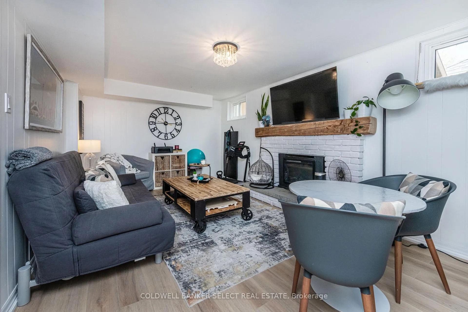 Photo 21 of 149 Ellwood Drive W, Caledon, Bolton West — HOMEH