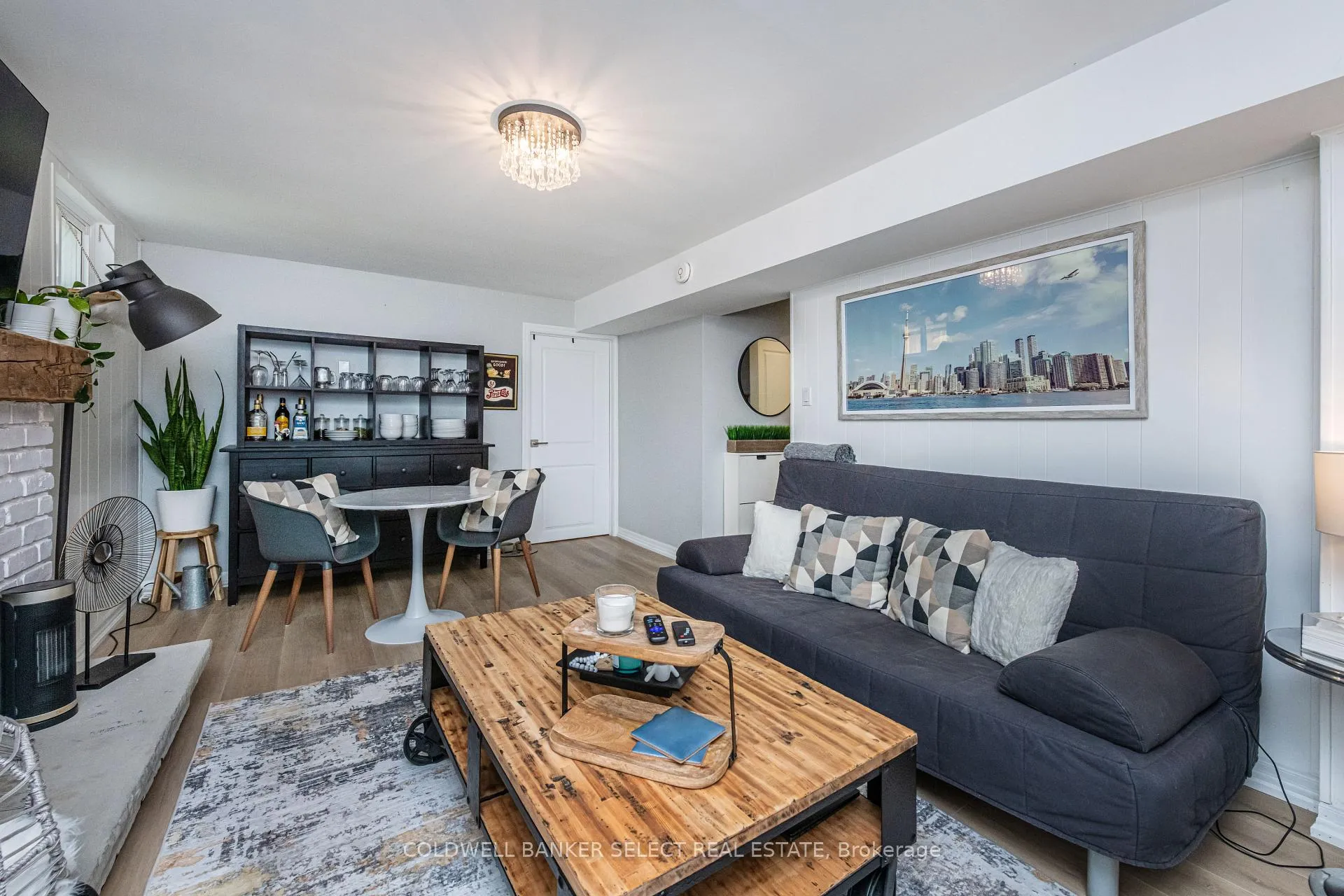 Photo 23 of 149 Ellwood Drive W, Caledon, Bolton West — HOMEH