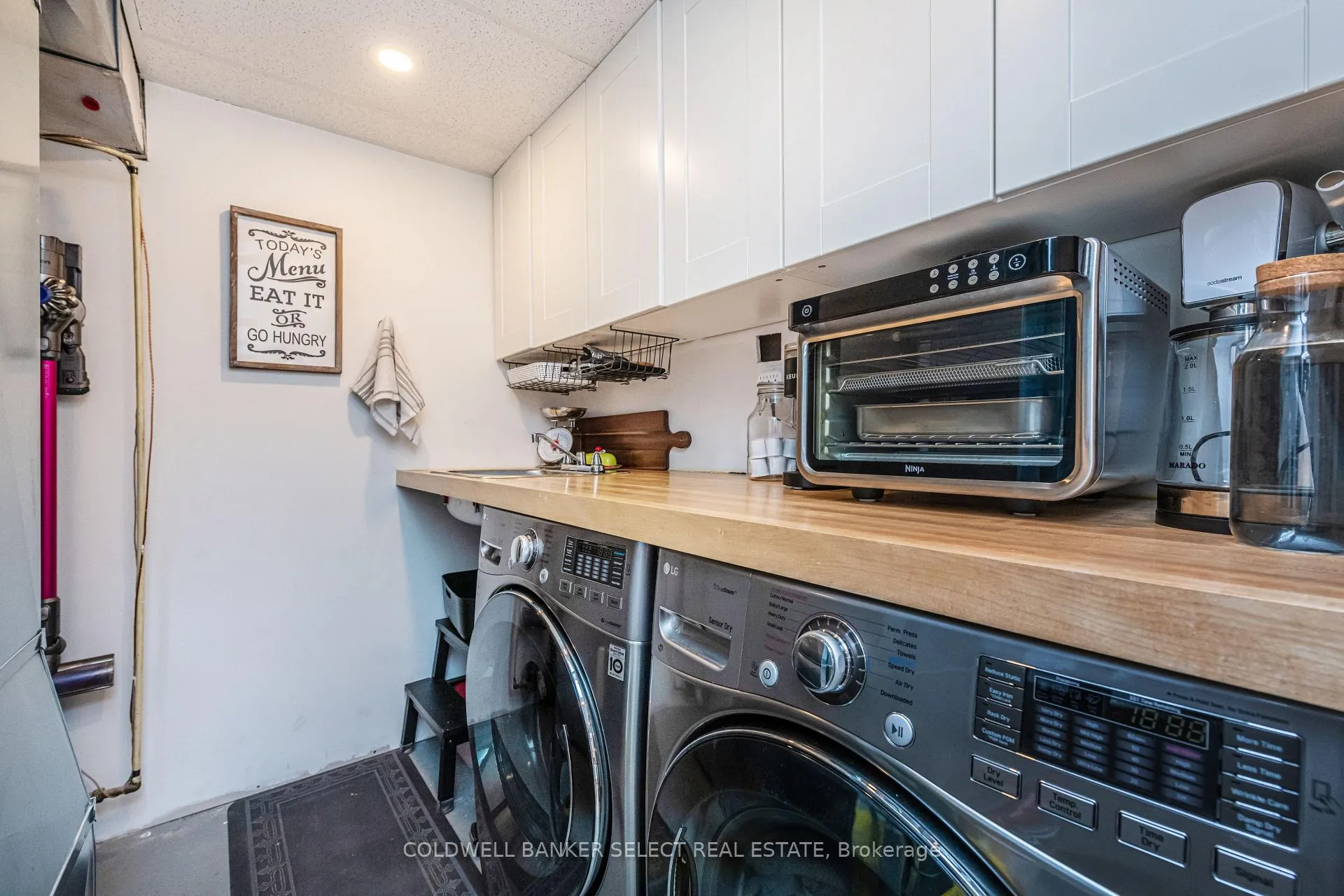 Photo 25 of 149 Ellwood Drive W, Caledon, Bolton West — HOMEH