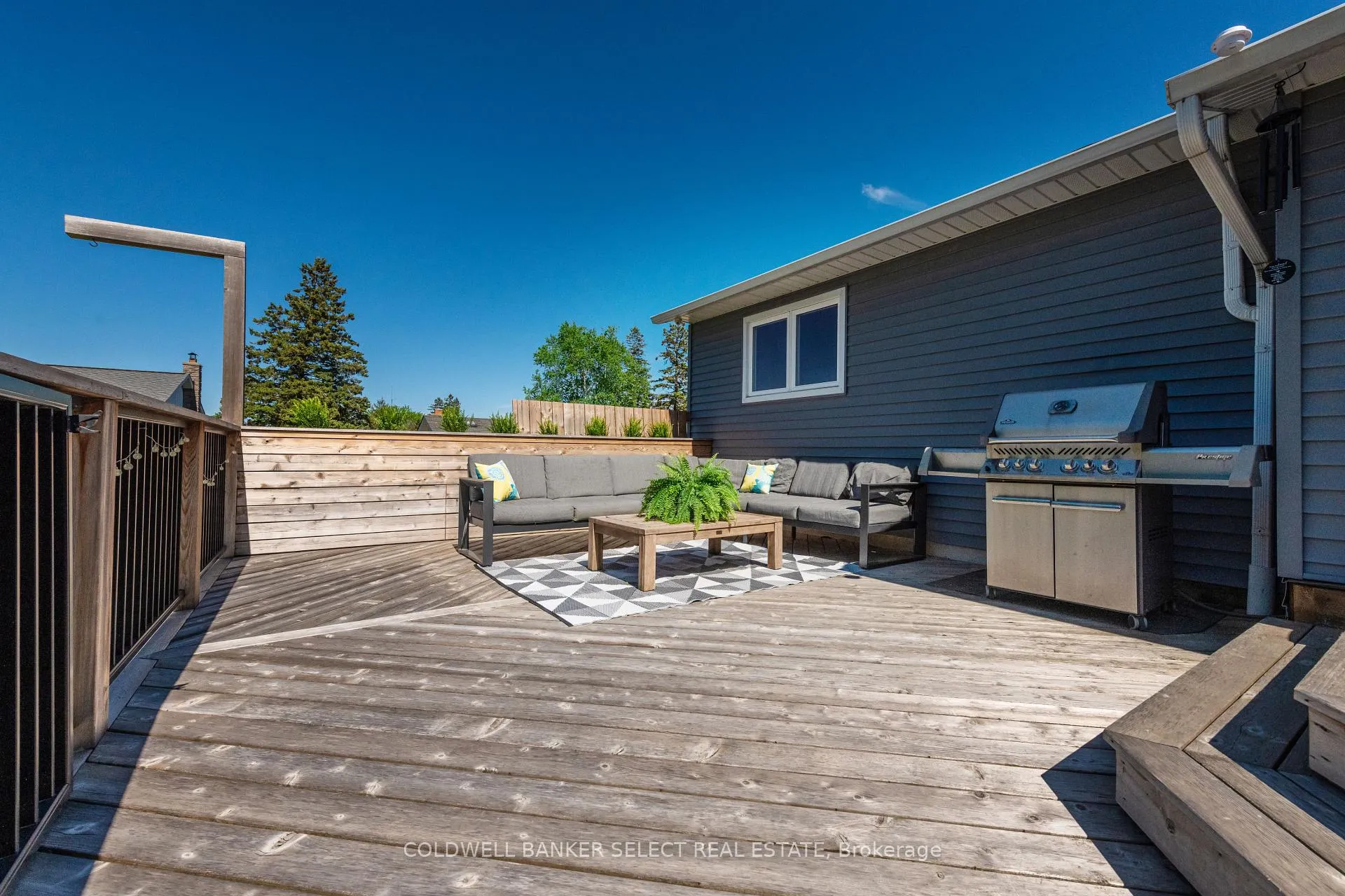 Photo 27 of 149 Ellwood Drive W, Caledon, Bolton West — HOMEH