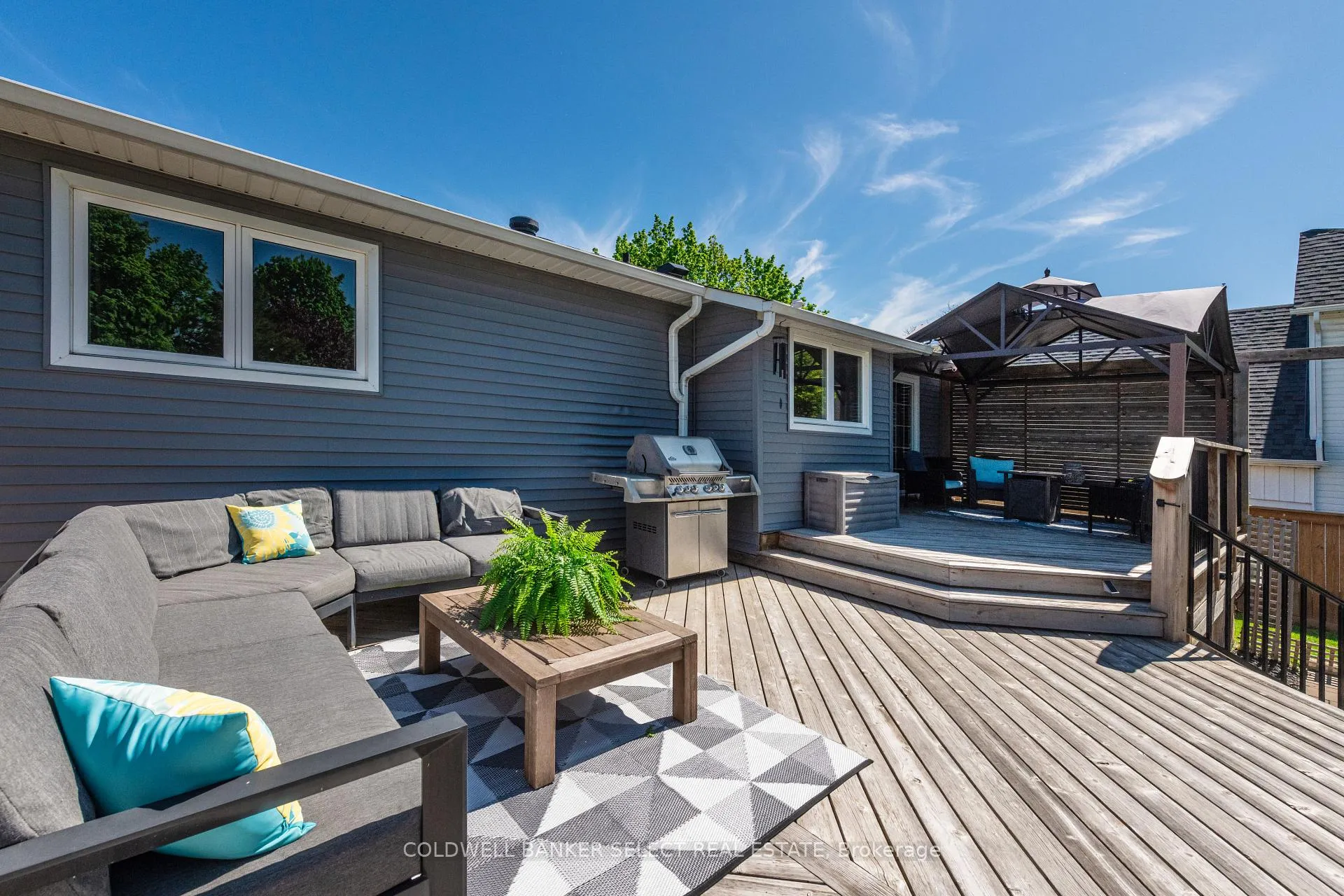 Photo 28 of 149 Ellwood Drive W, Caledon, Bolton West — HOMEH