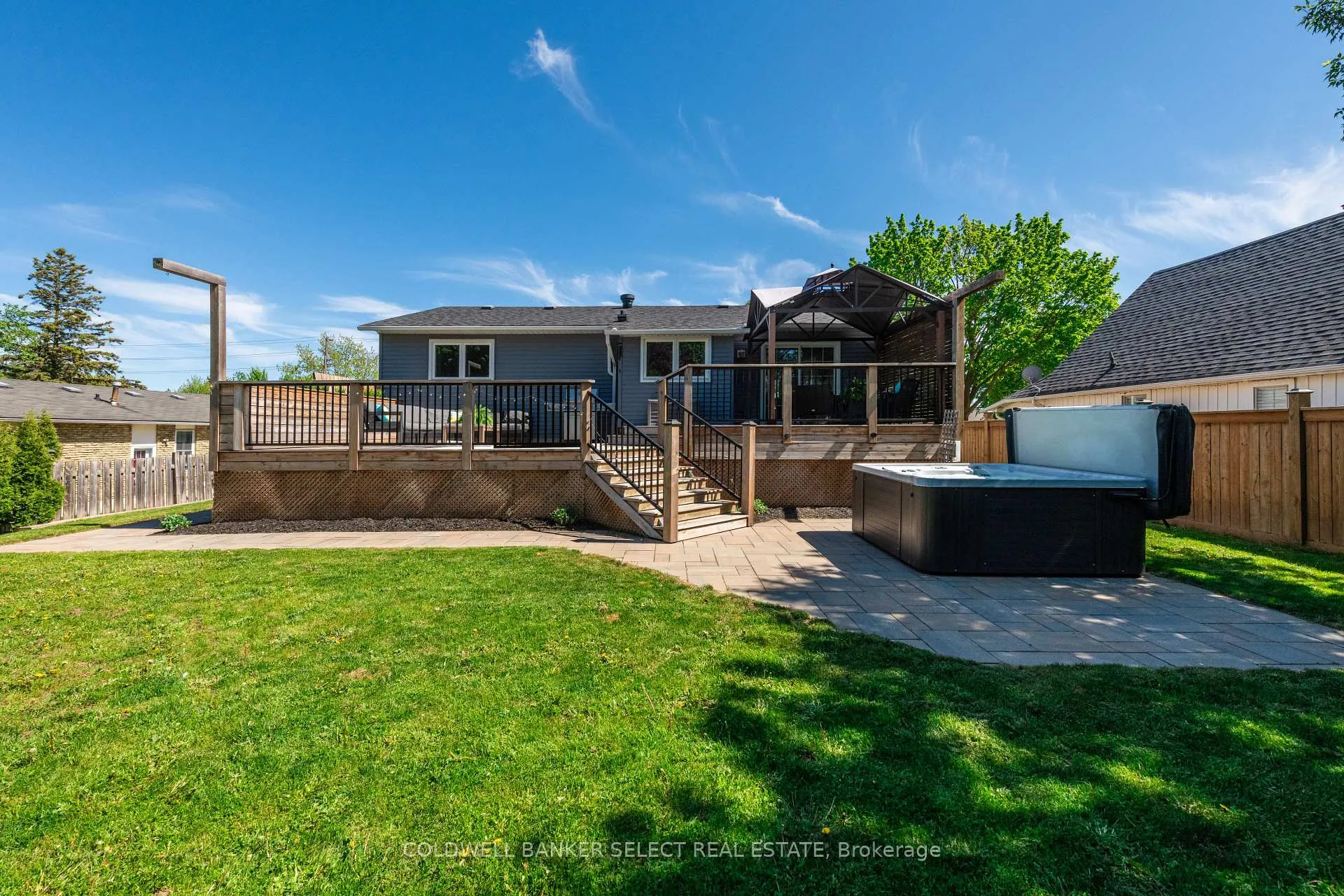 Photo 32 of 149 Ellwood Drive W, Caledon, Bolton West — HOMEH