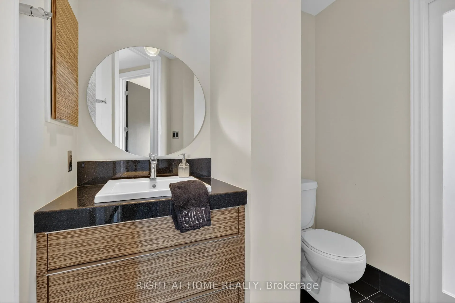 Photo 23 of Unit 901, 374 Cooper Street, Ottawa, Ottawa Centre — HOMEH
