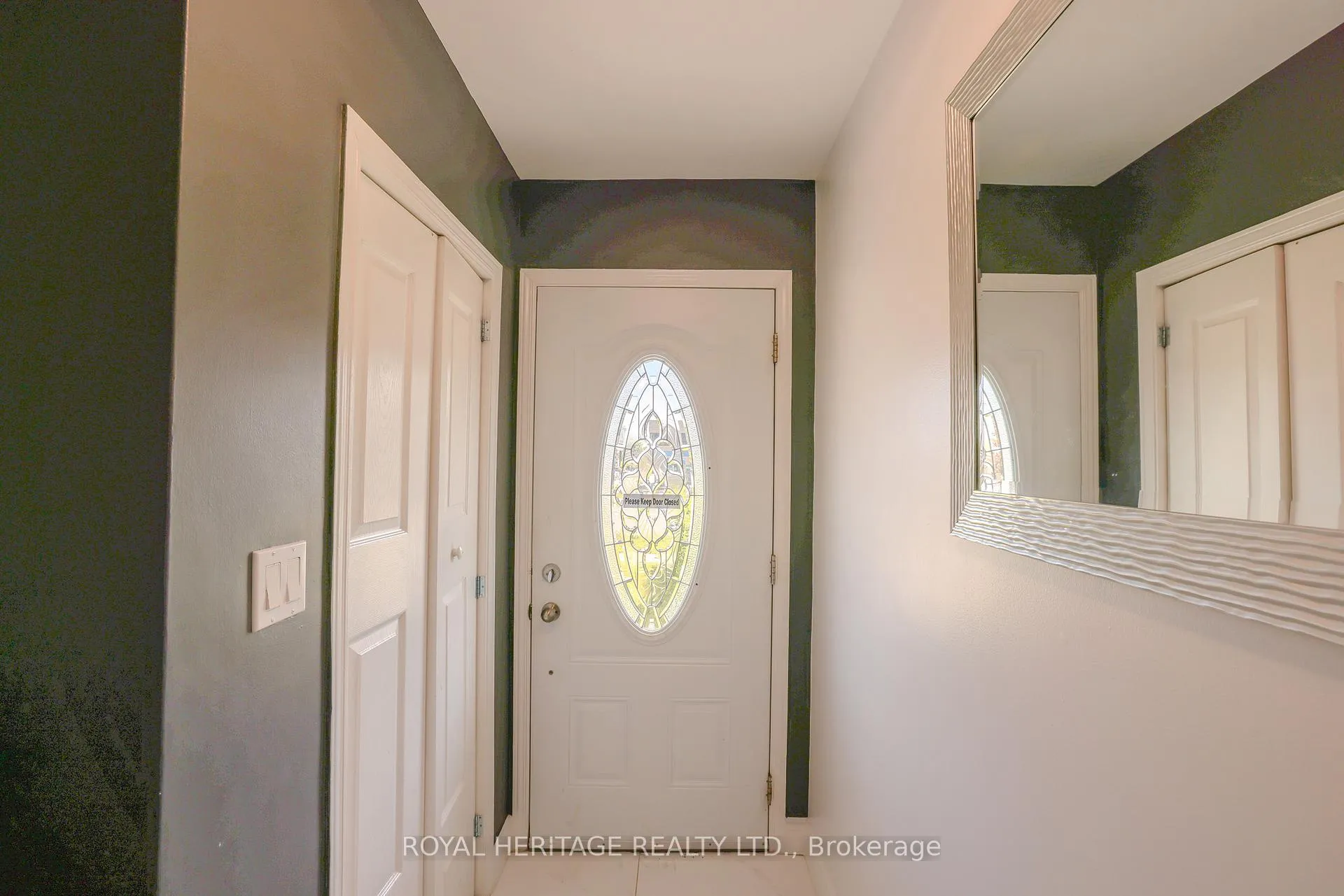 Photo 3 of 1092 Cedar Street, Oshawa, Lakeview — HOMEH
