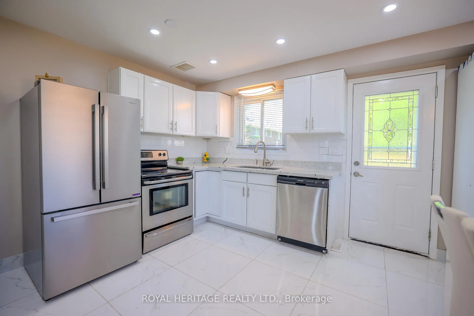 Photo 16 of 1092 Cedar Street, Oshawa, Lakeview — HOMEH