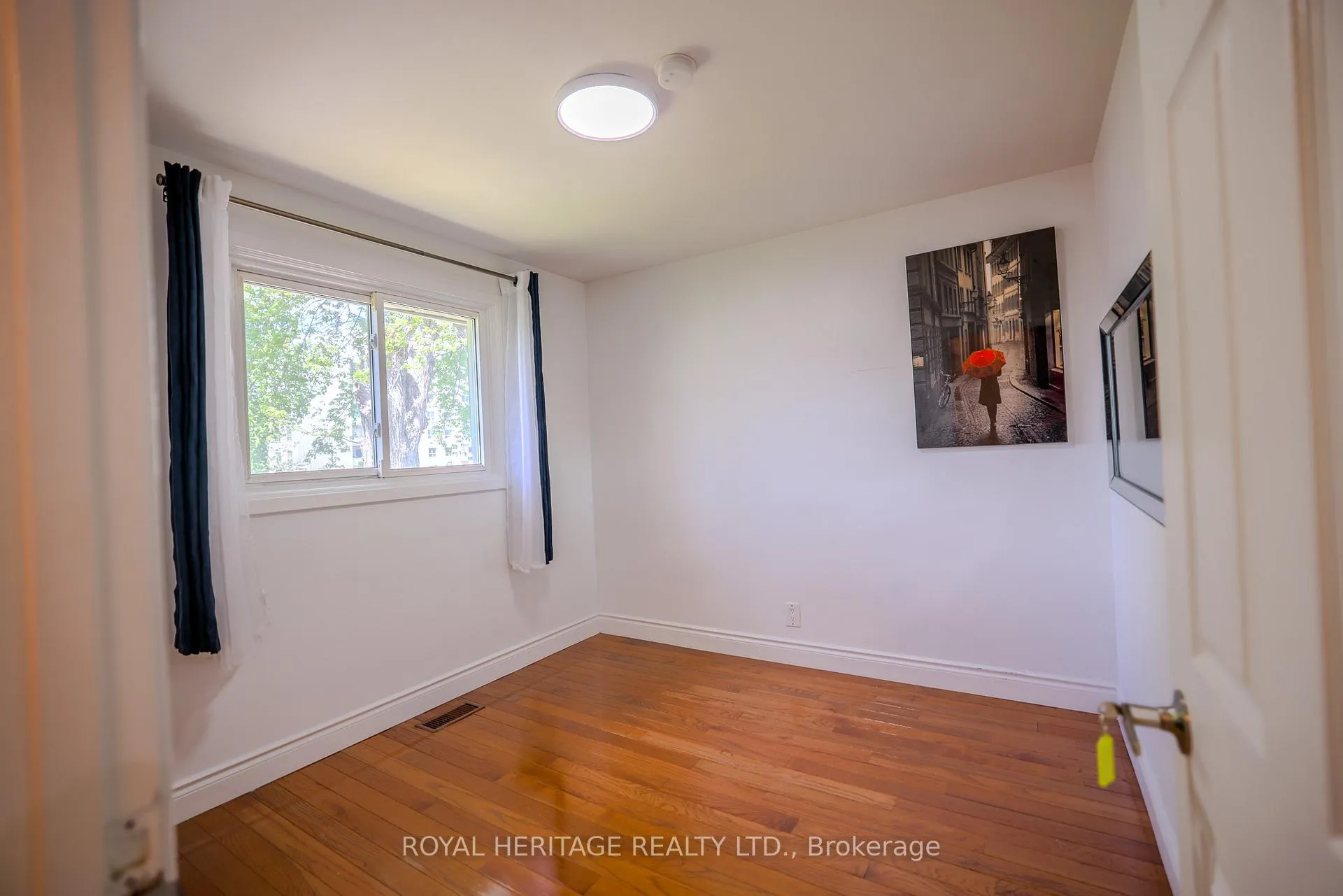 Photo 21 of 1092 Cedar Street, Oshawa, Lakeview — HOMEH