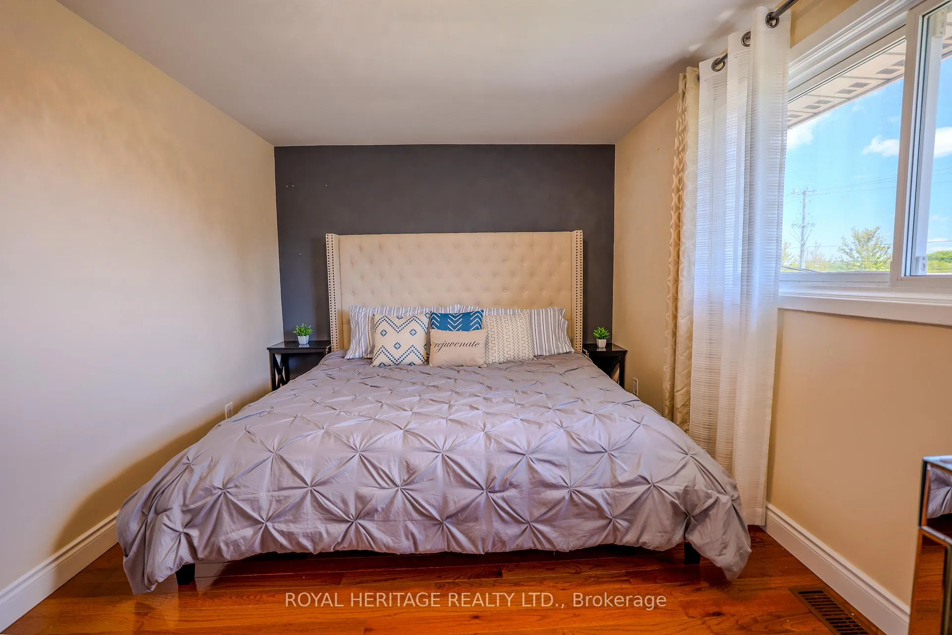 Photo 26 of 1092 Cedar Street, Oshawa, Lakeview — HOMEH