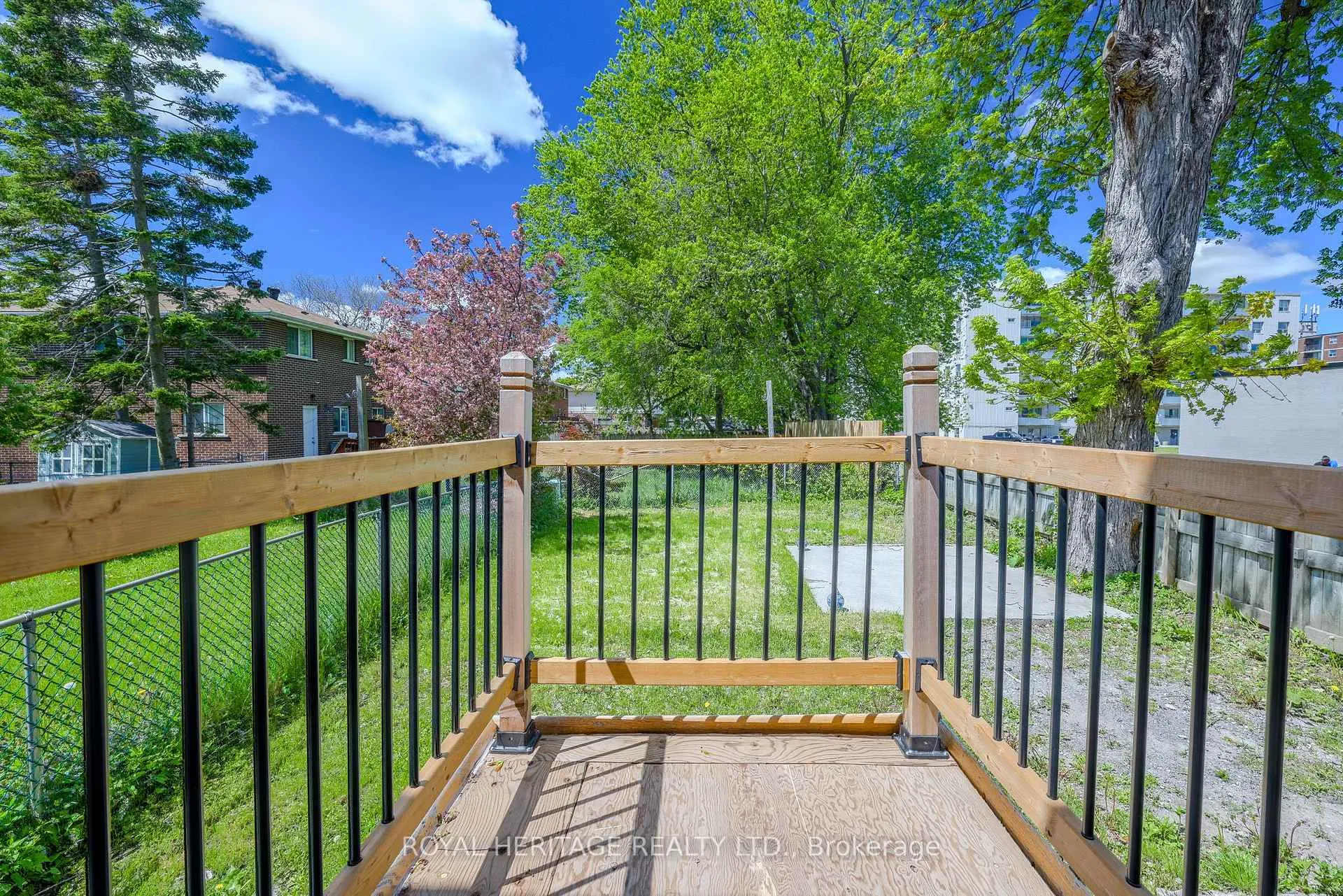 Photo 36 of 1092 Cedar Street, Oshawa, Lakeview — HOMEH