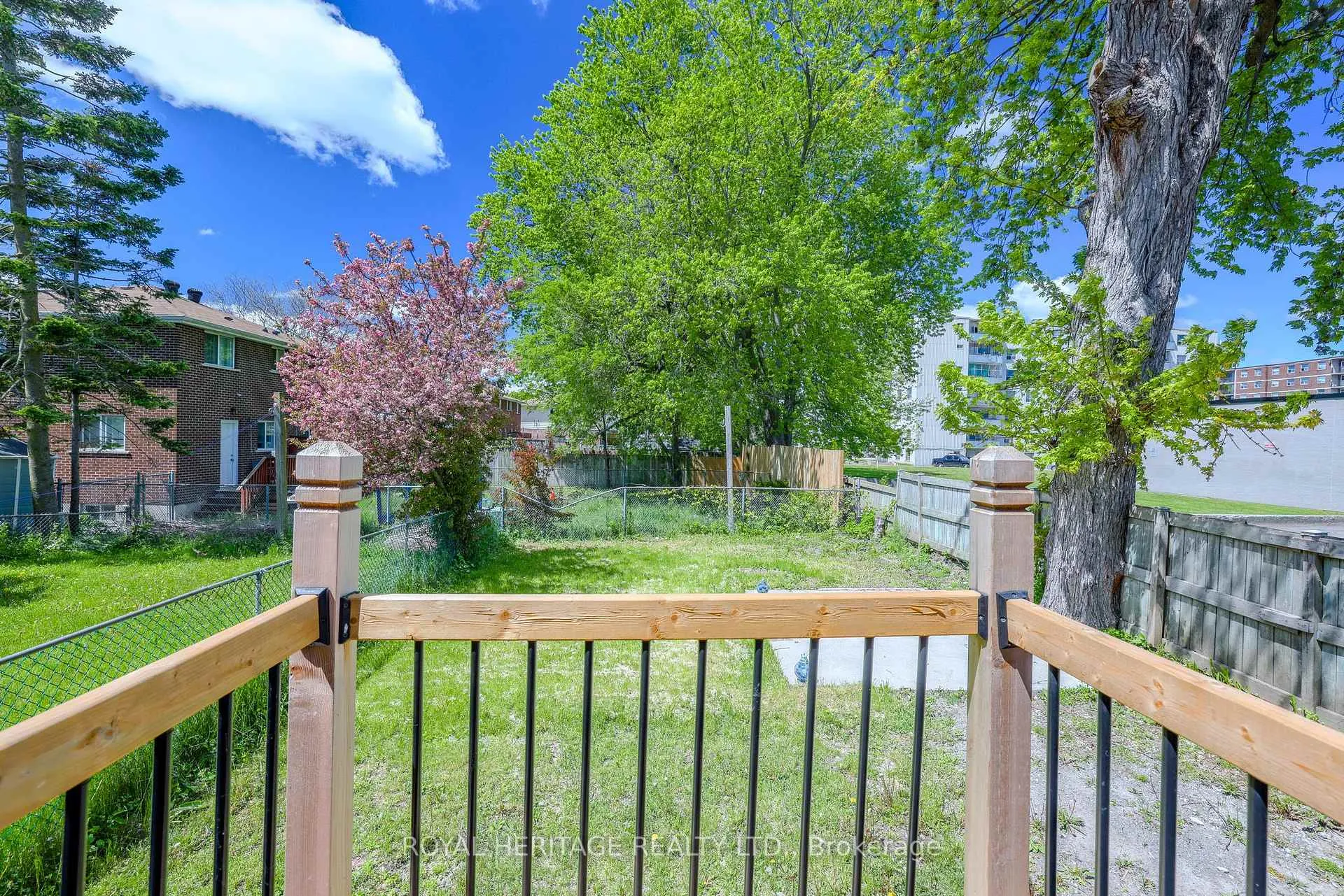 Photo 37 of 1092 Cedar Street, Oshawa, Lakeview — HOMEH
