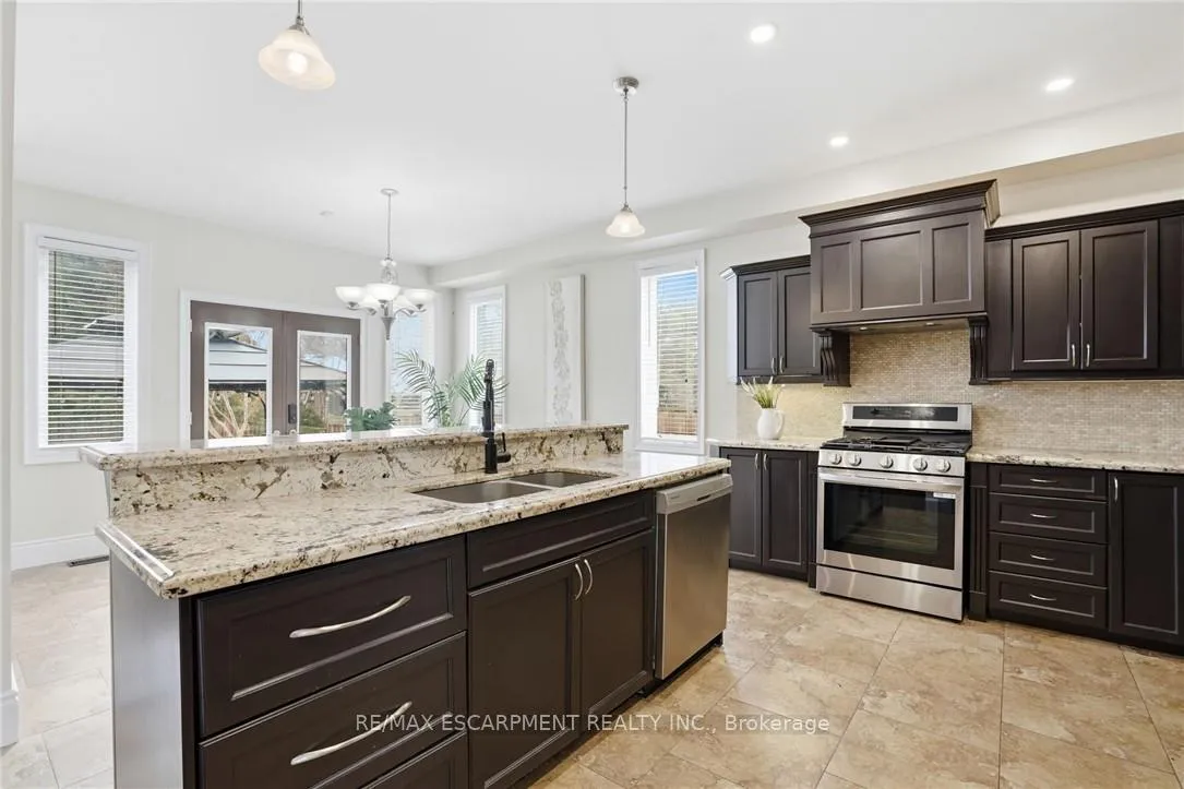 Photo 12 of 223 Annabelle Street, Hamilton, Gourley — HOMEH