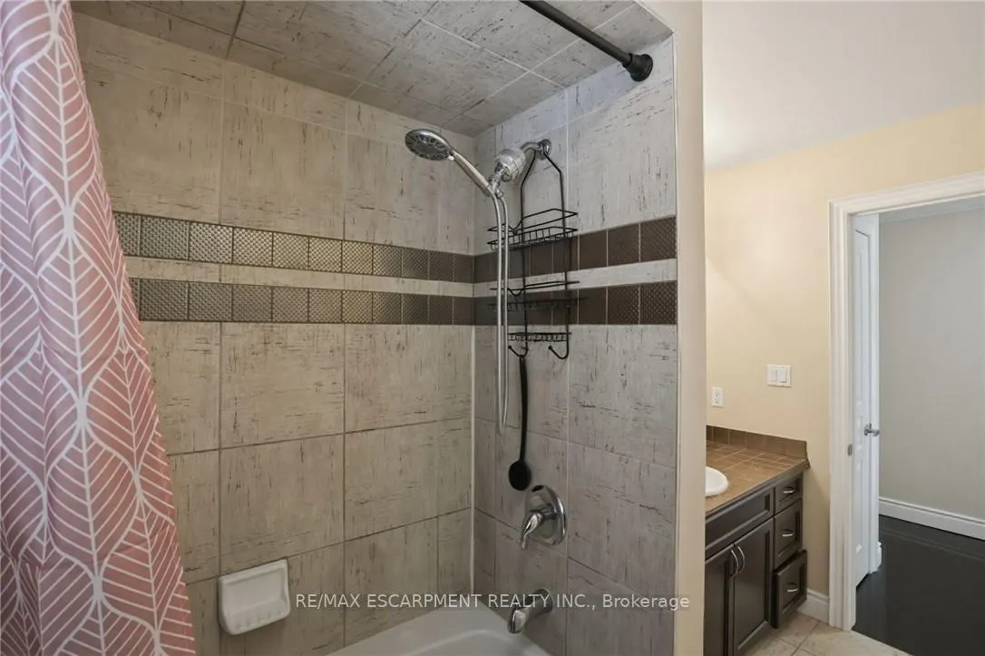 Photo 27 of 223 Annabelle Street, Hamilton, Gourley — HOMEH