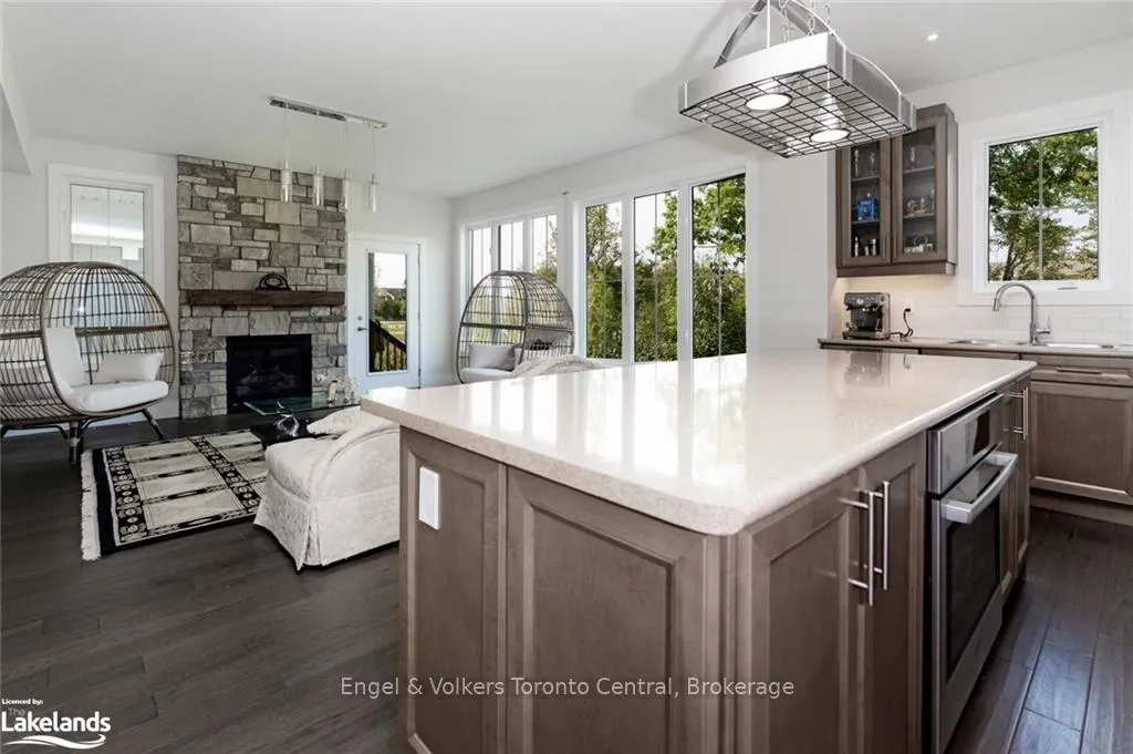 Photo 1 of 364 Yellow Birch Crescent, Blue Mountains — HOMEH