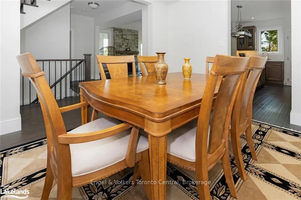 Photo 2 of 364 Yellow Birch Crescent, Blue Mountains — HOMEH