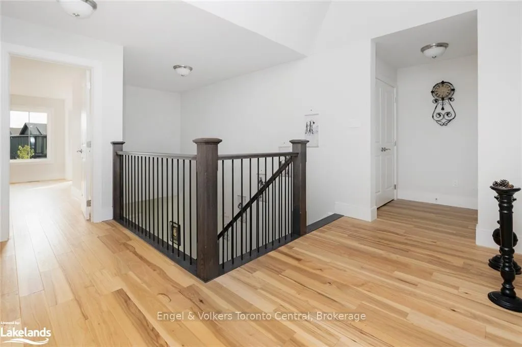 Photo 10 of 364 Yellow Birch Crescent, Blue Mountains — HOMEH