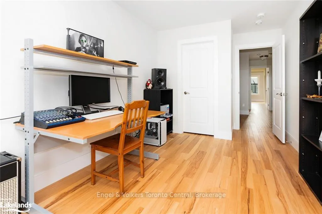 Photo 13 of 364 Yellow Birch Crescent, Blue Mountains — HOMEH